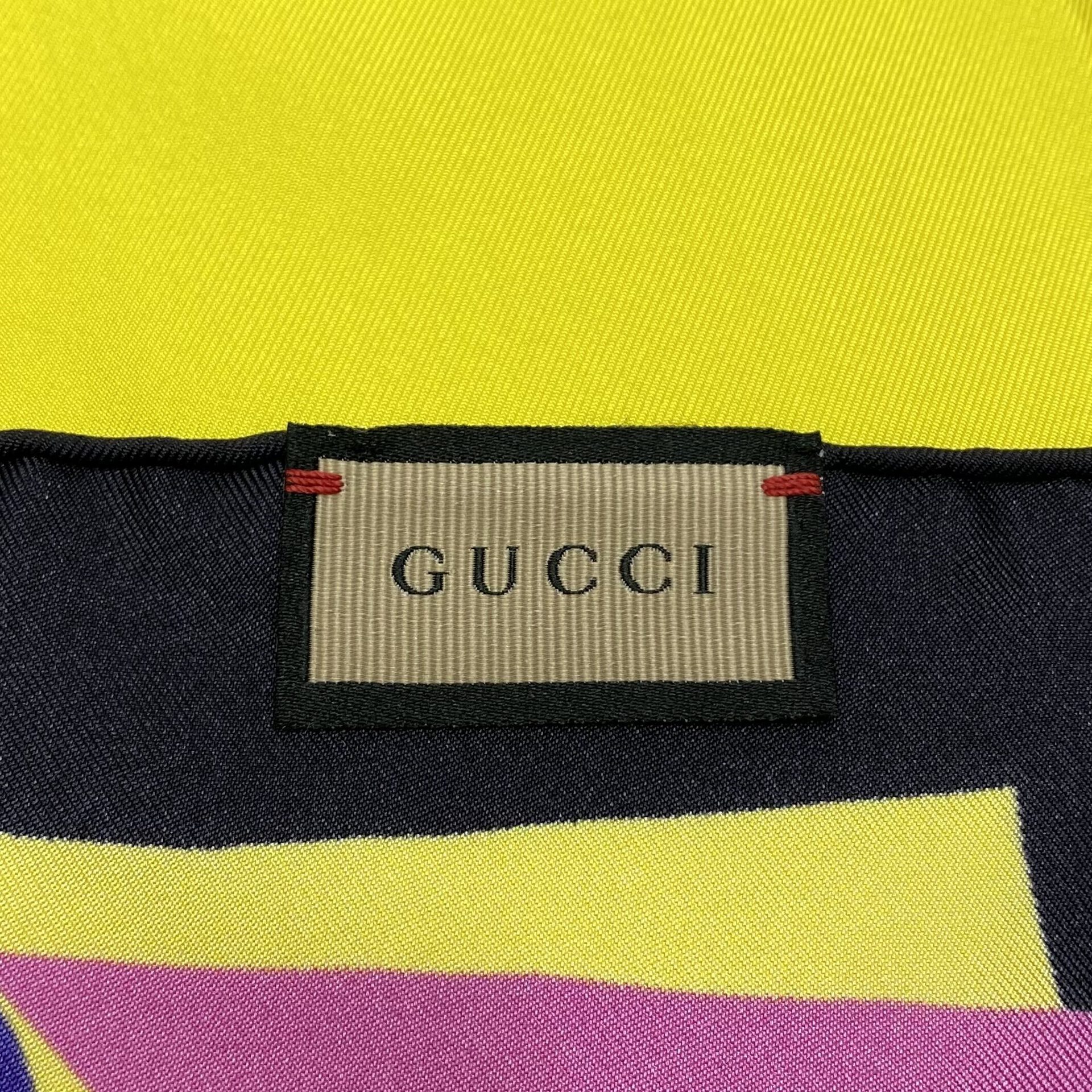 Lenço Gucci Estampado
