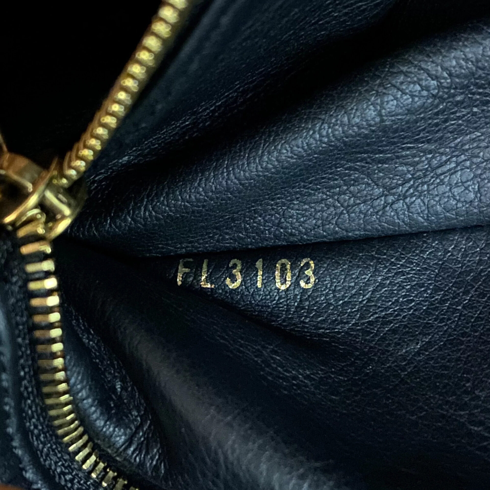 Bolsa Louis Vuitton Lockit Chain Preta