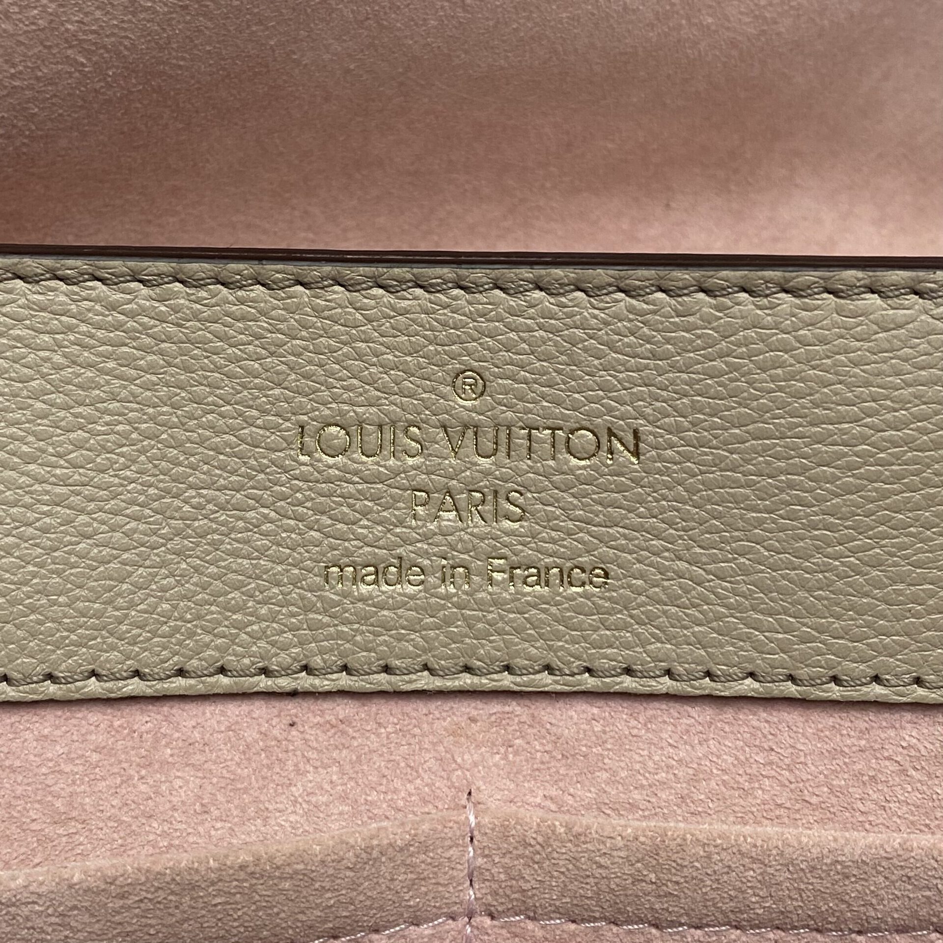 Bolsa Louis Vuitton Lockme Ever Nude