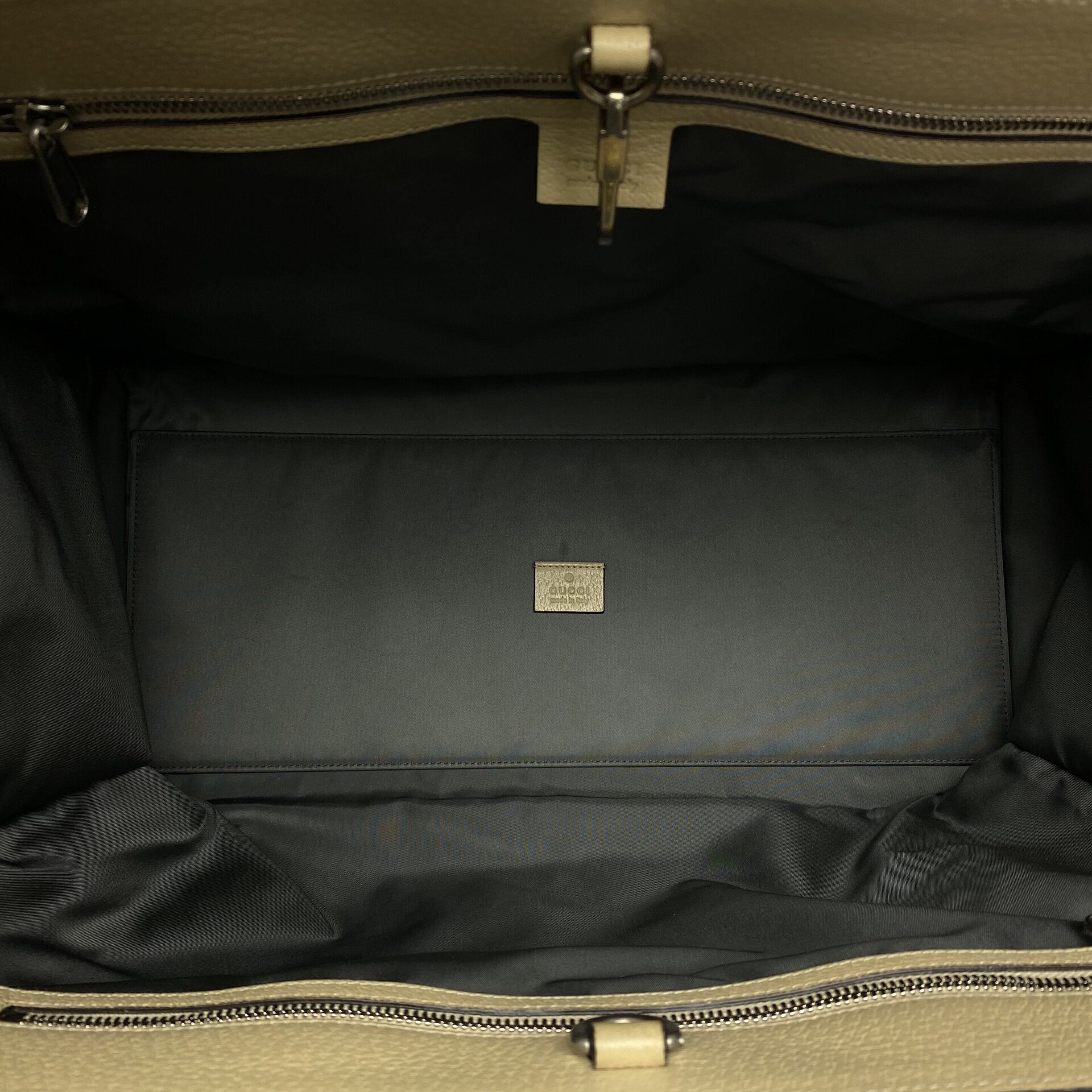 Bolsa Gucci GG Nylon Off The Grid Tote