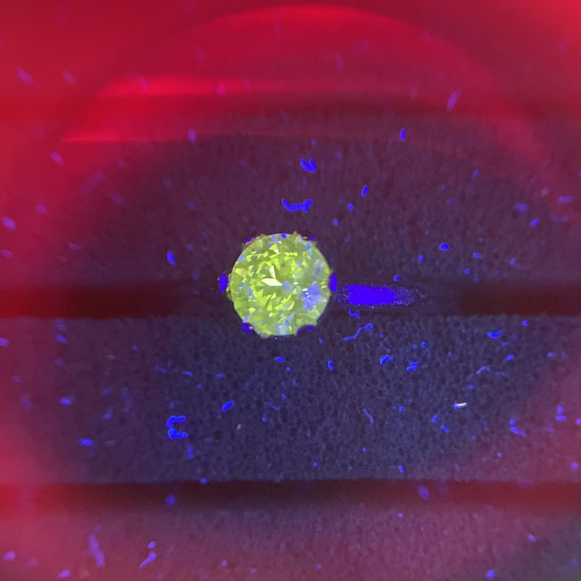 Anel Ouro Branco Solitário - 0.70 ct.