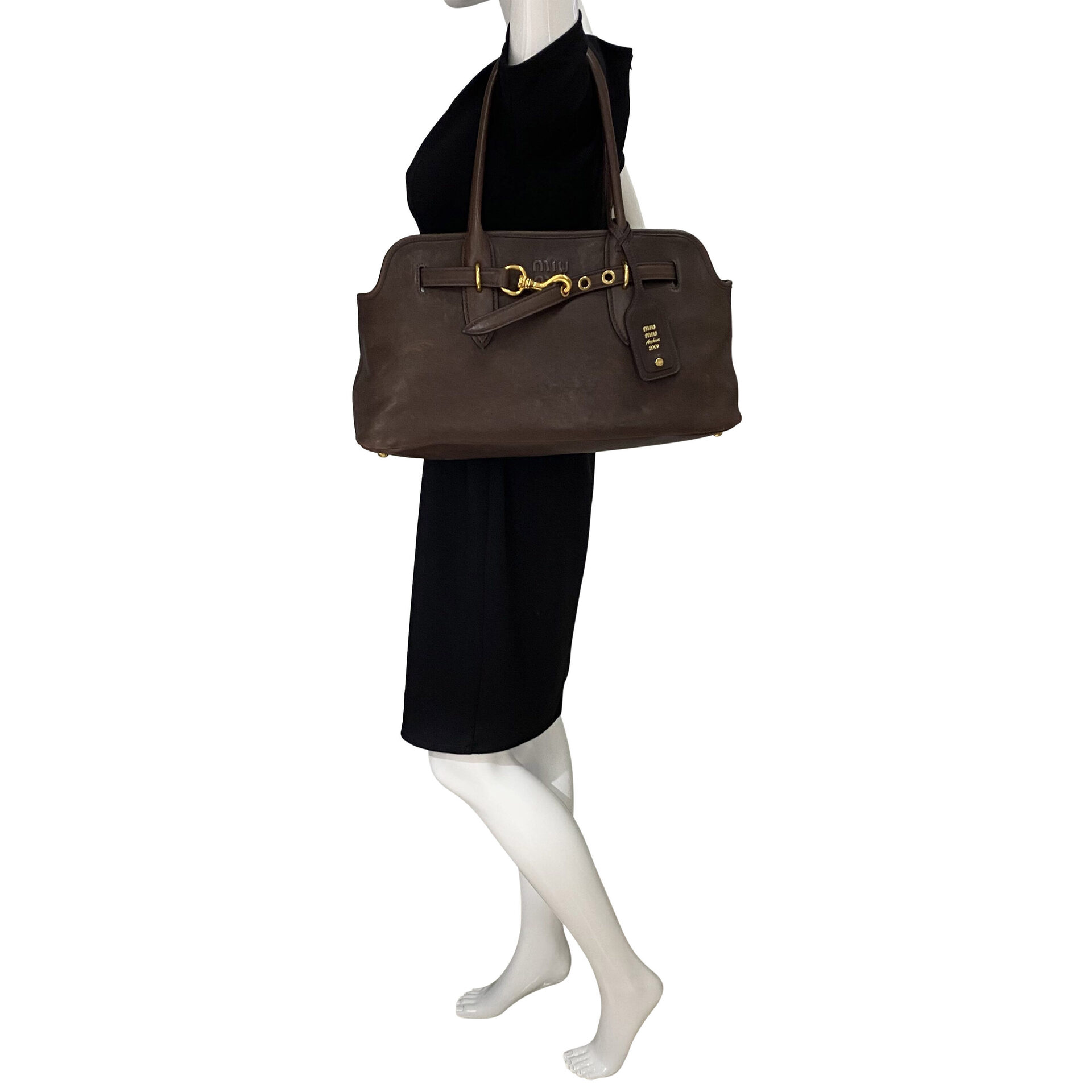 Bolsa Miu Miu Aventure Couro Marrom