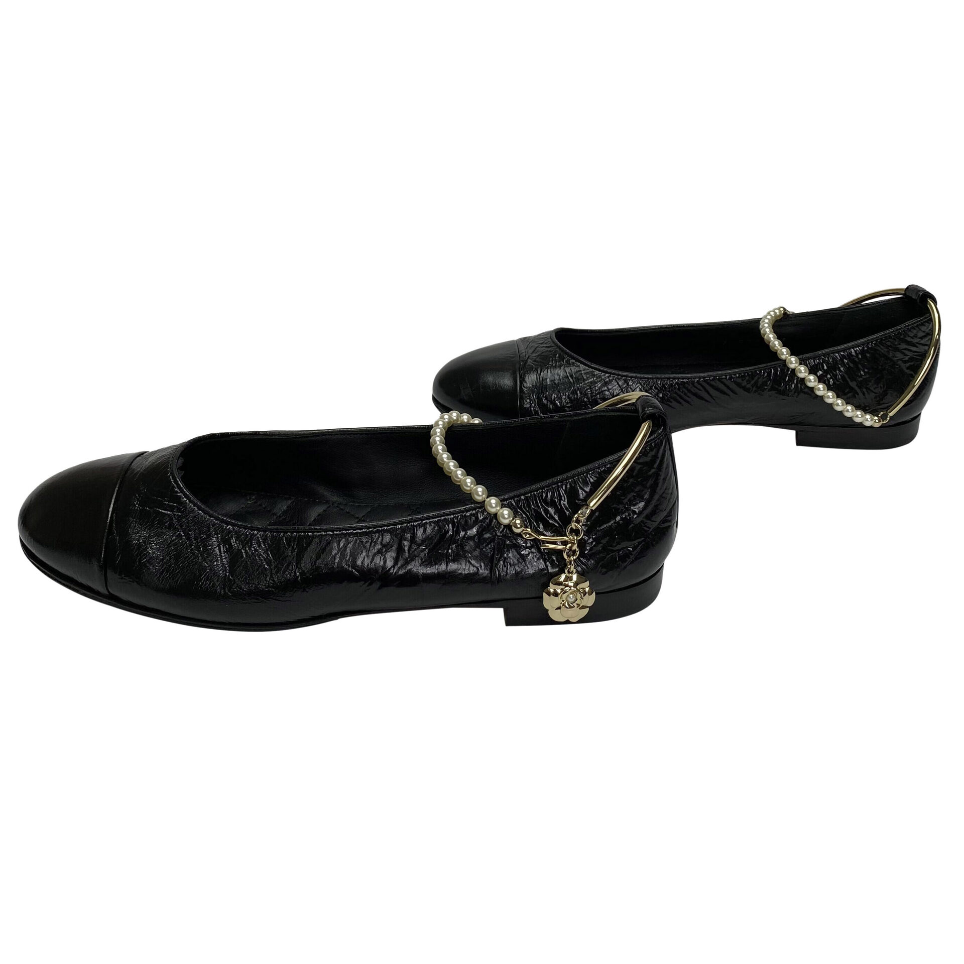 Sapatilha Chanel Cap Toe Ankle Chain