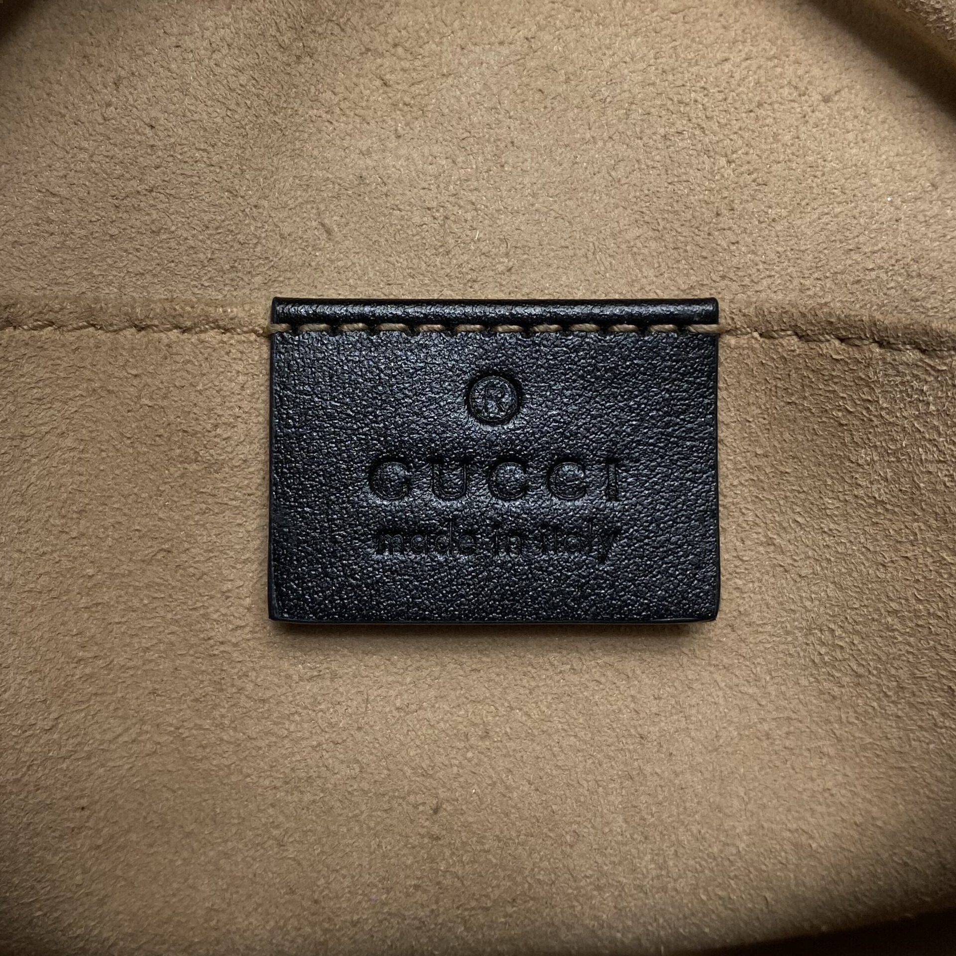 Bolsa Gucci GG Marmont Preta