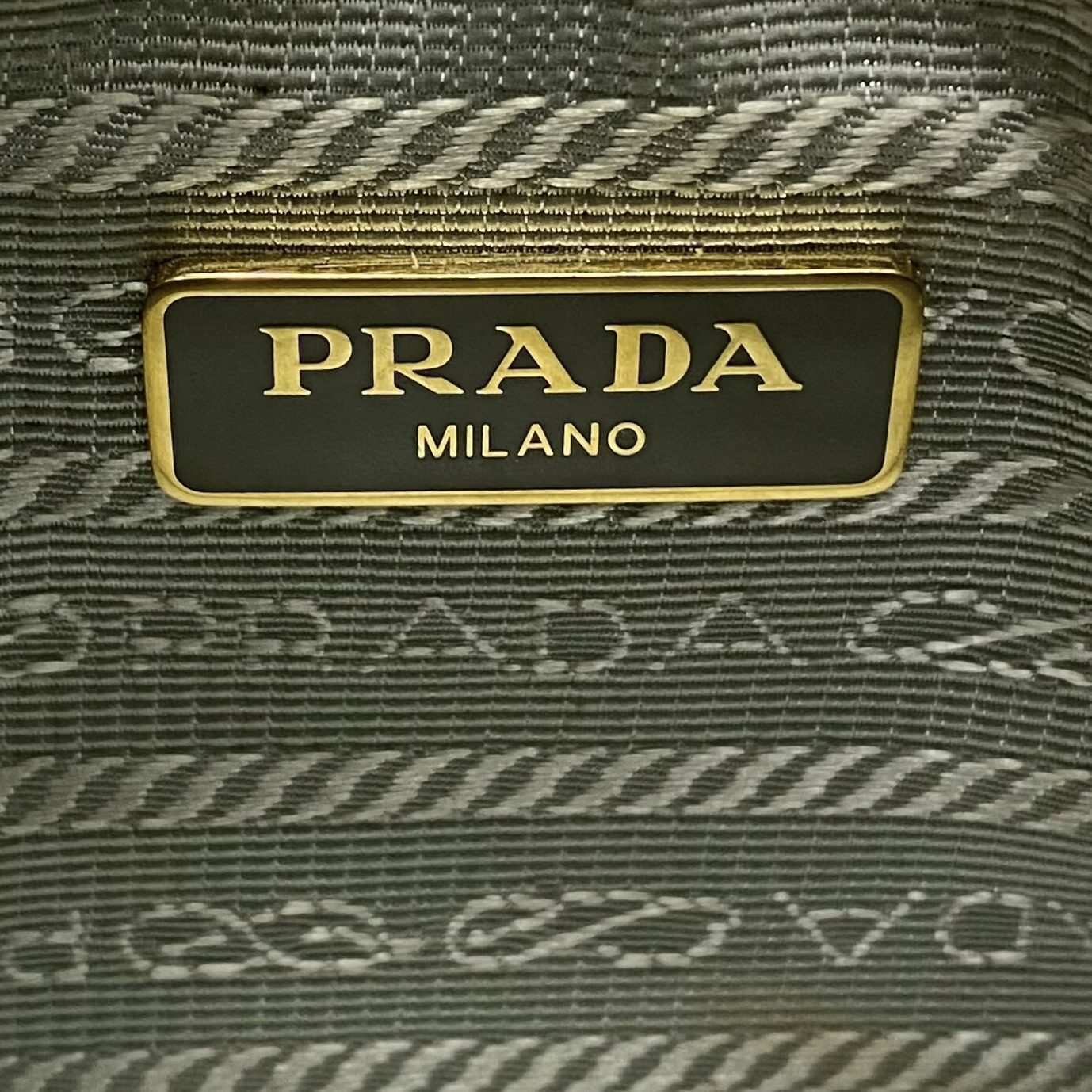 Bolsa Prada Re-Edition Verde