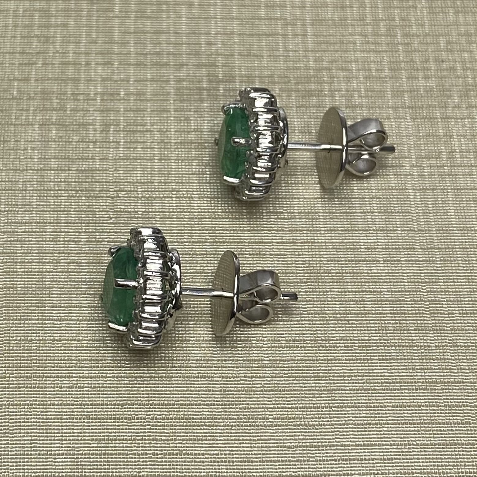 Par de Brincos Esmeraldas Colombianas - 2.55 ct.