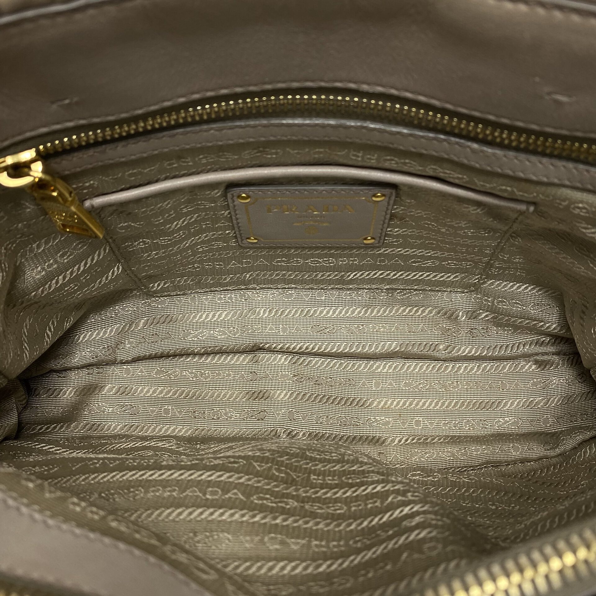 Bolsa Prada Gaufre Bege