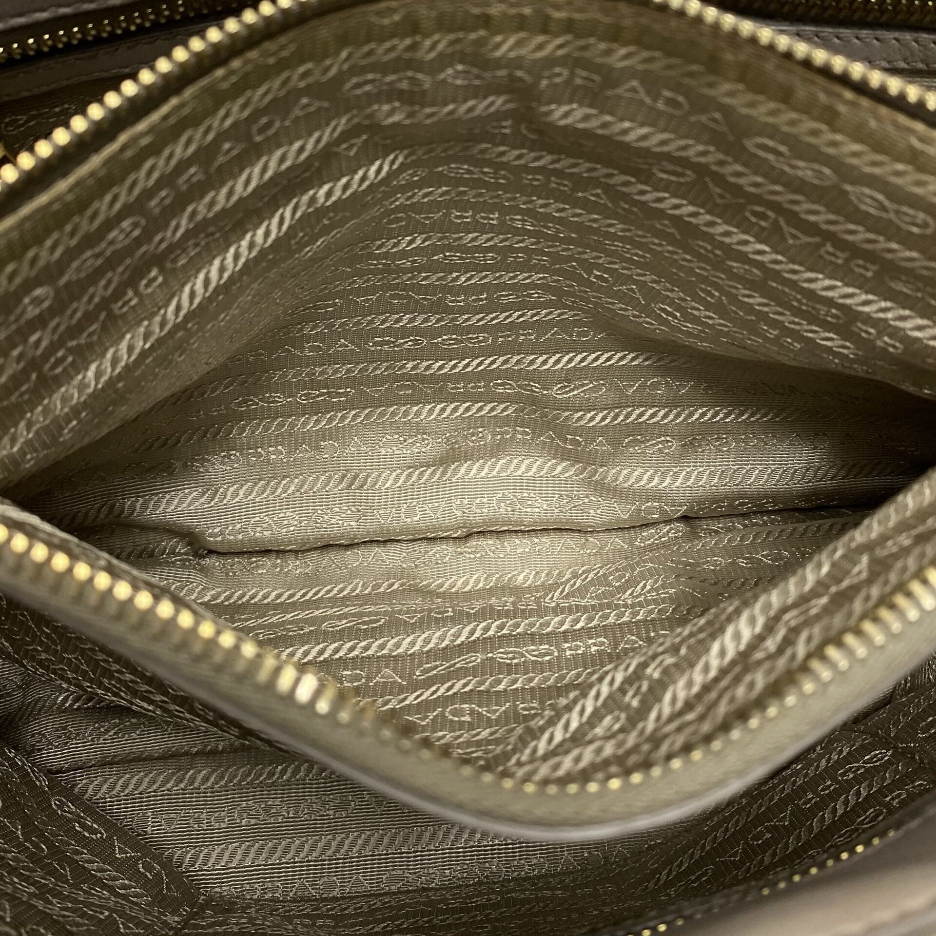 Bolsa Prada Gaufre Bege