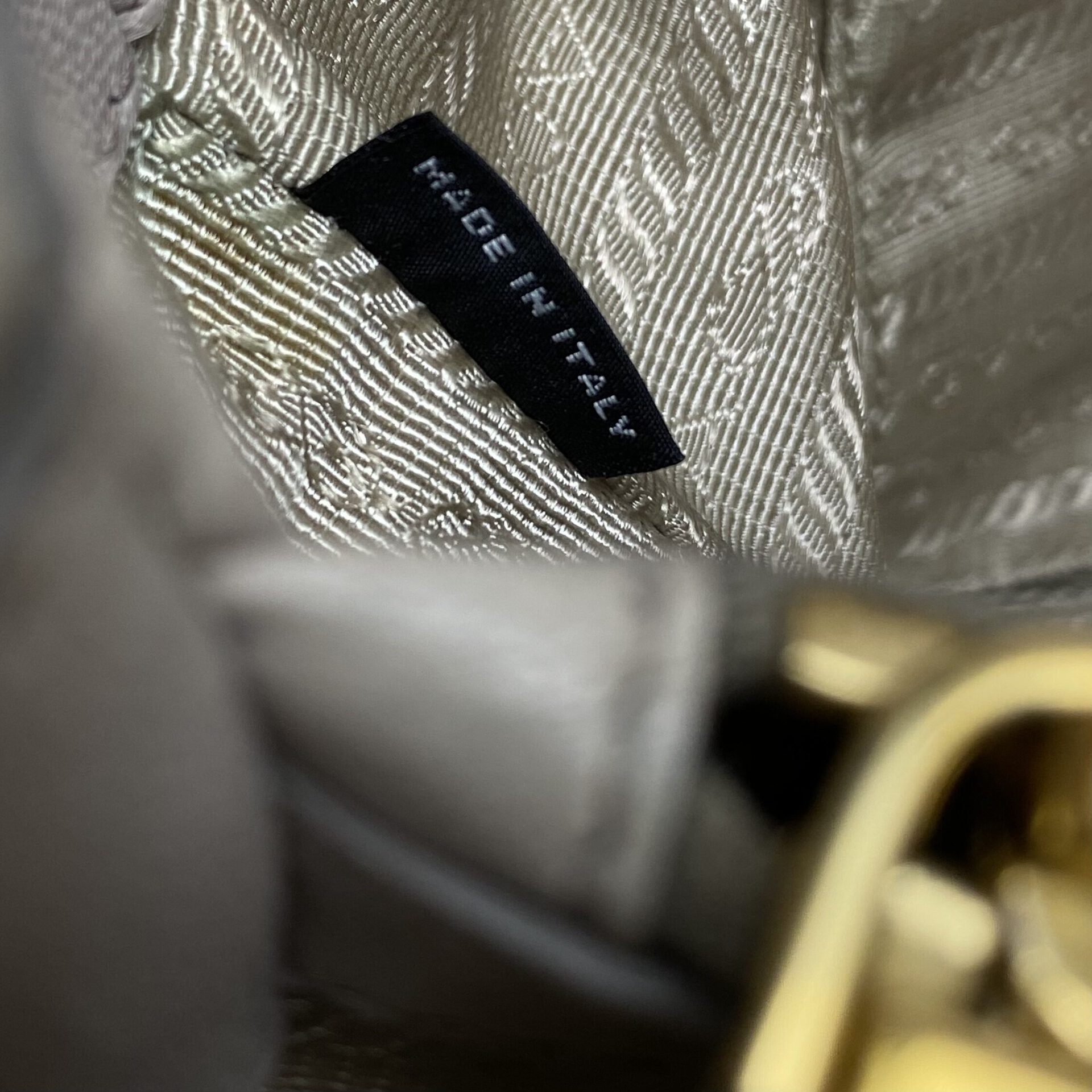 Bolsa Prada Gaufre Bege