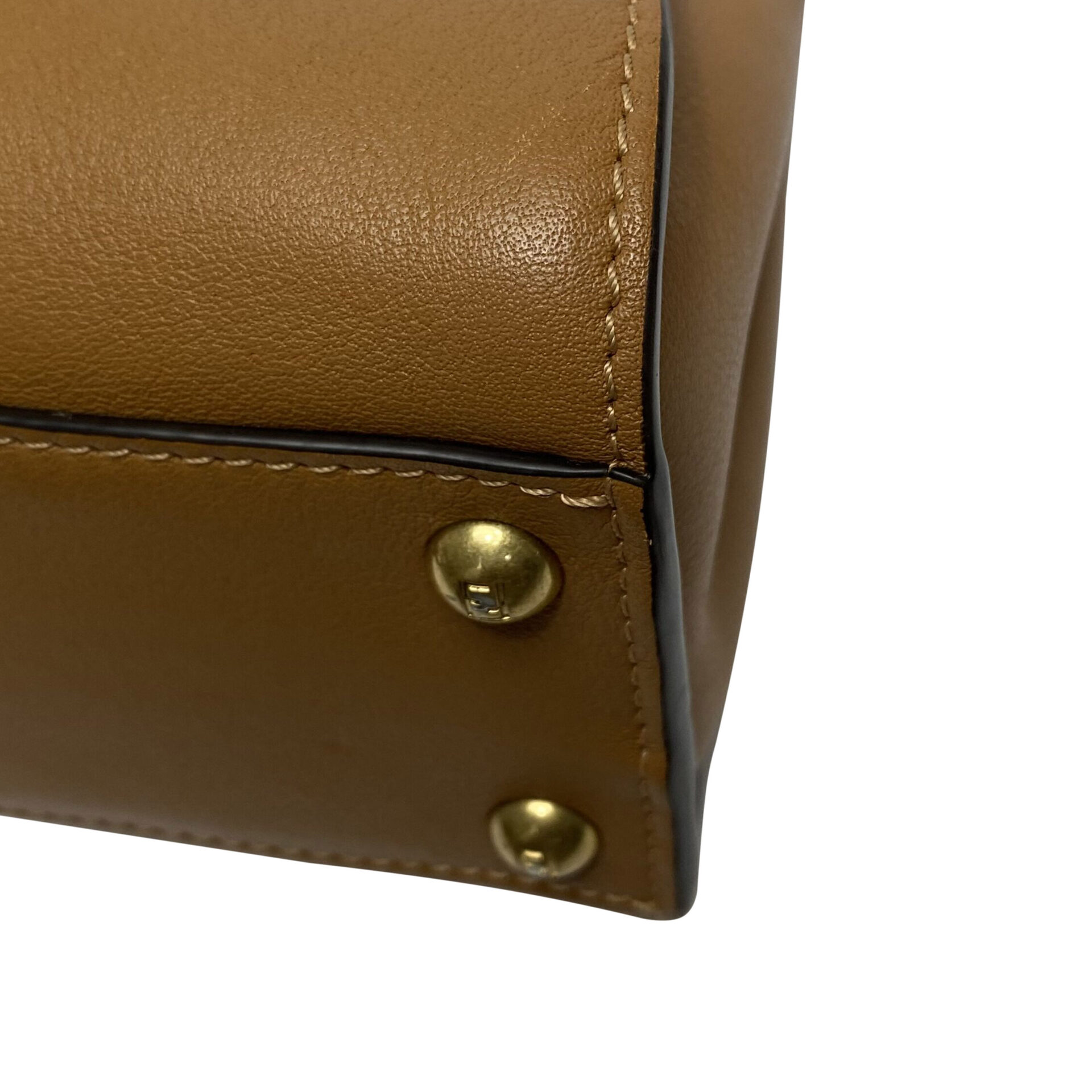 Bolsa Fendi Peekaboo Caramelo