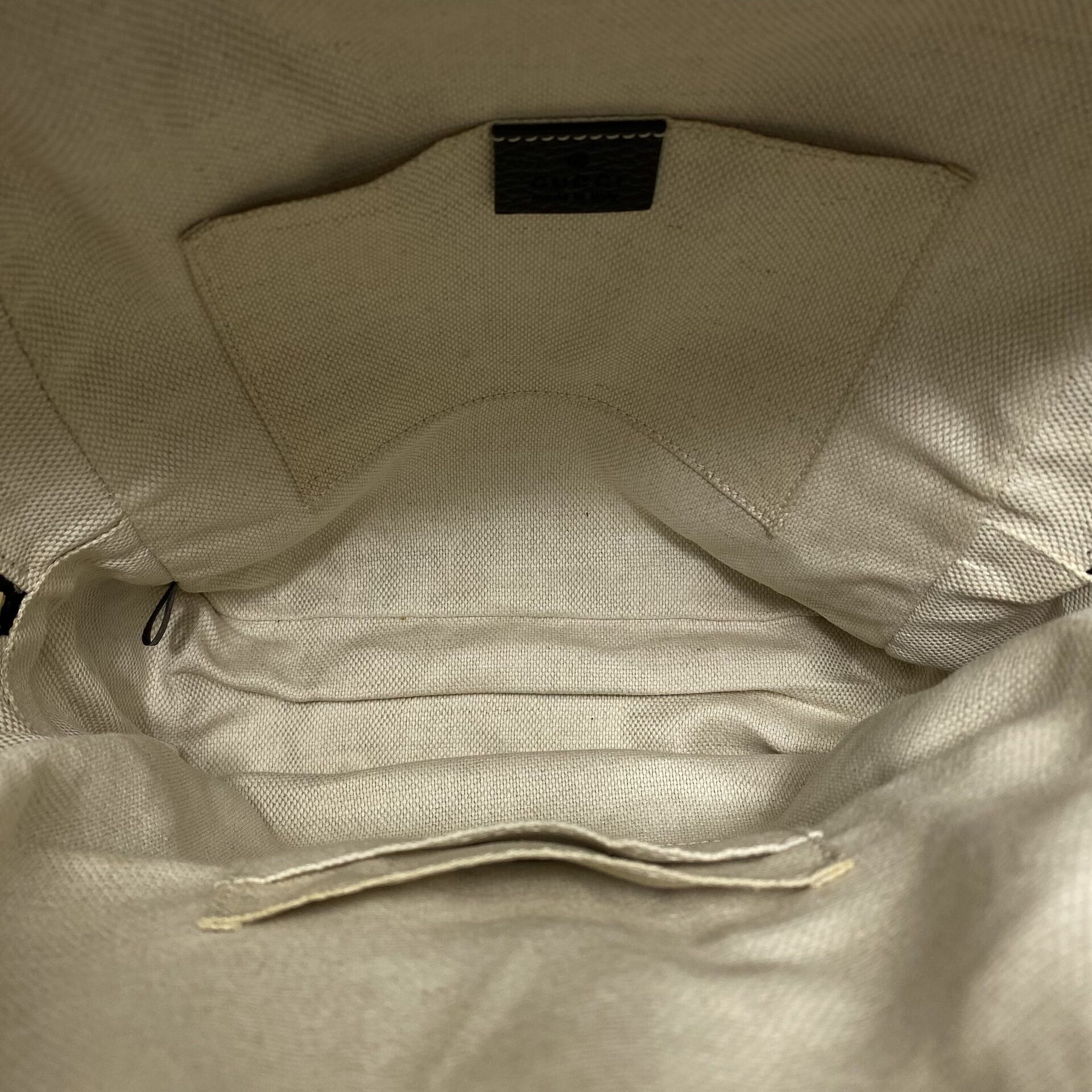 Mochila Gucci Soho Chain Preta