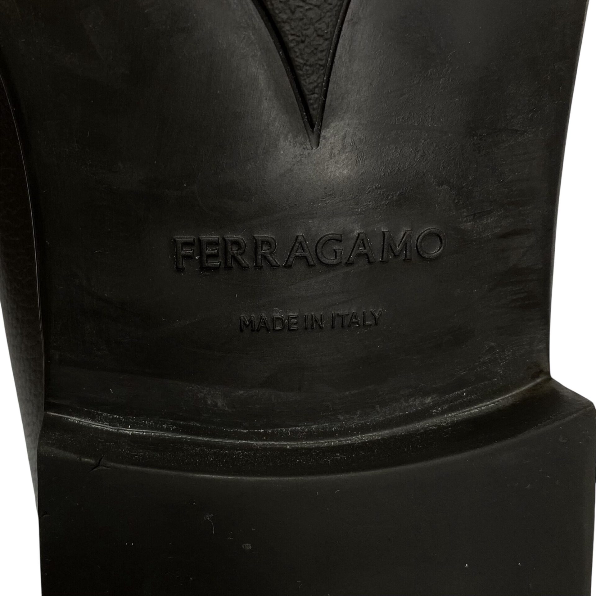 Sapato Salvatore Ferragamo Marrom