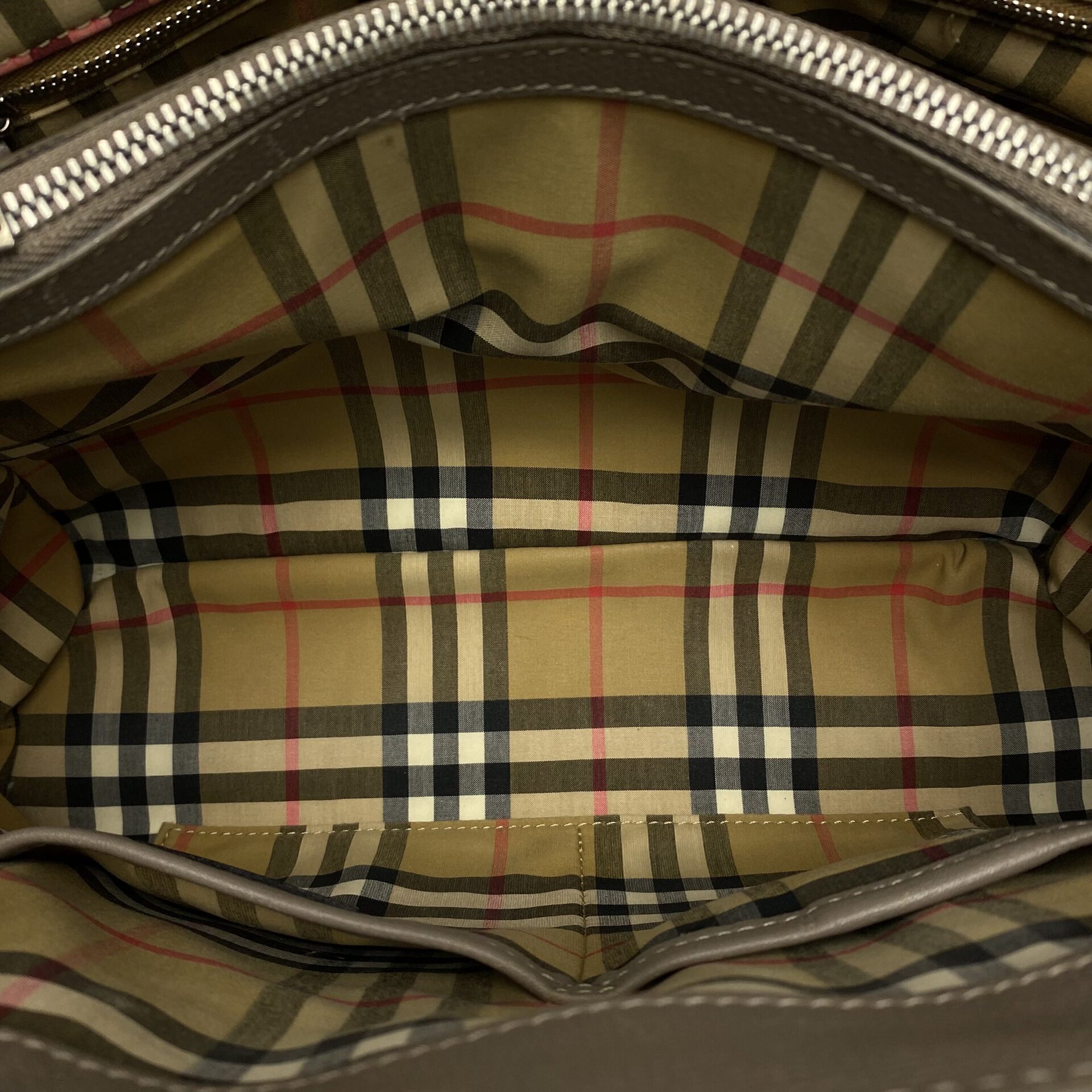 Bolsa Burberry Banner Couro Cinza