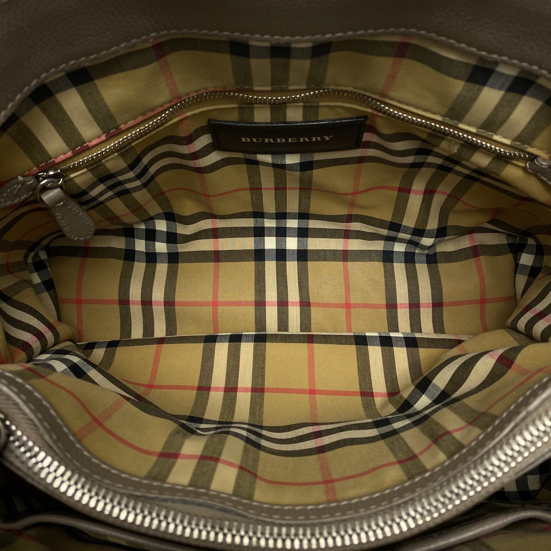 Bolsa Burberry Banner Couro Cinza