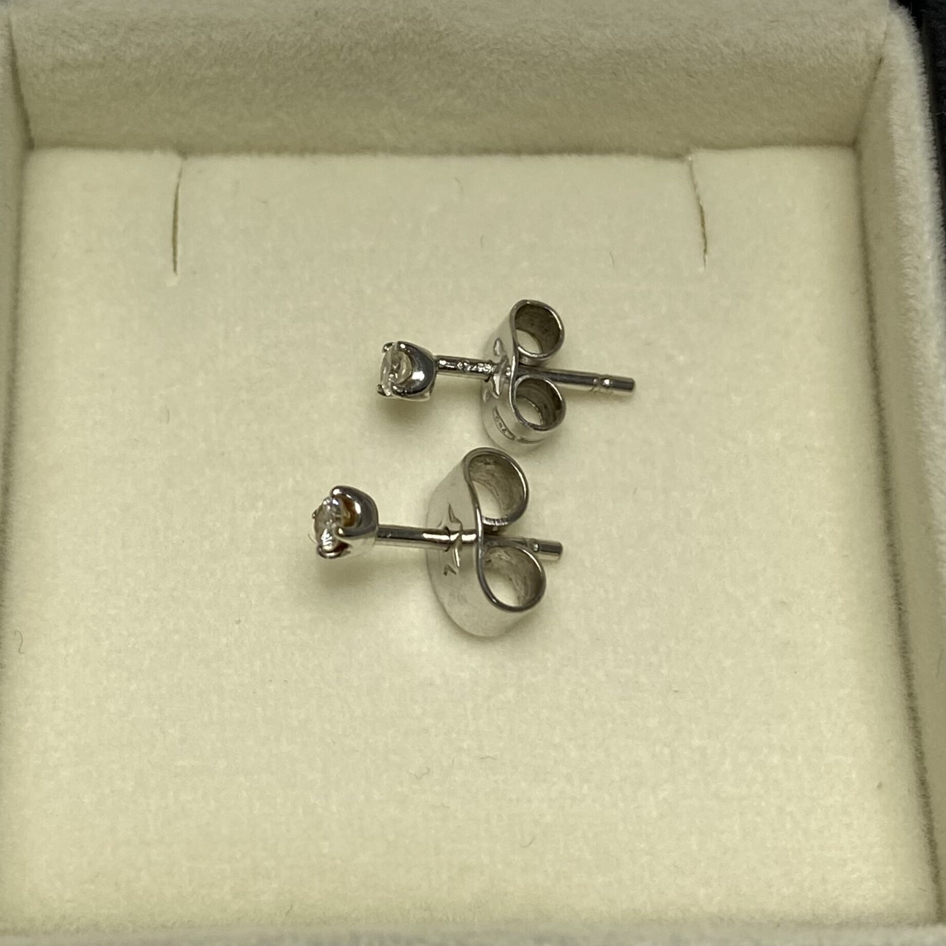 Par de Brincos HStern Solitários