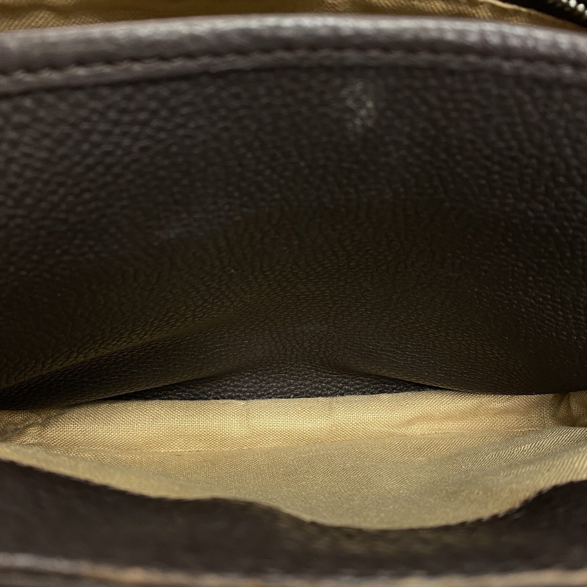 Bolsa Fendi Anna Selleria Buckle Marrom