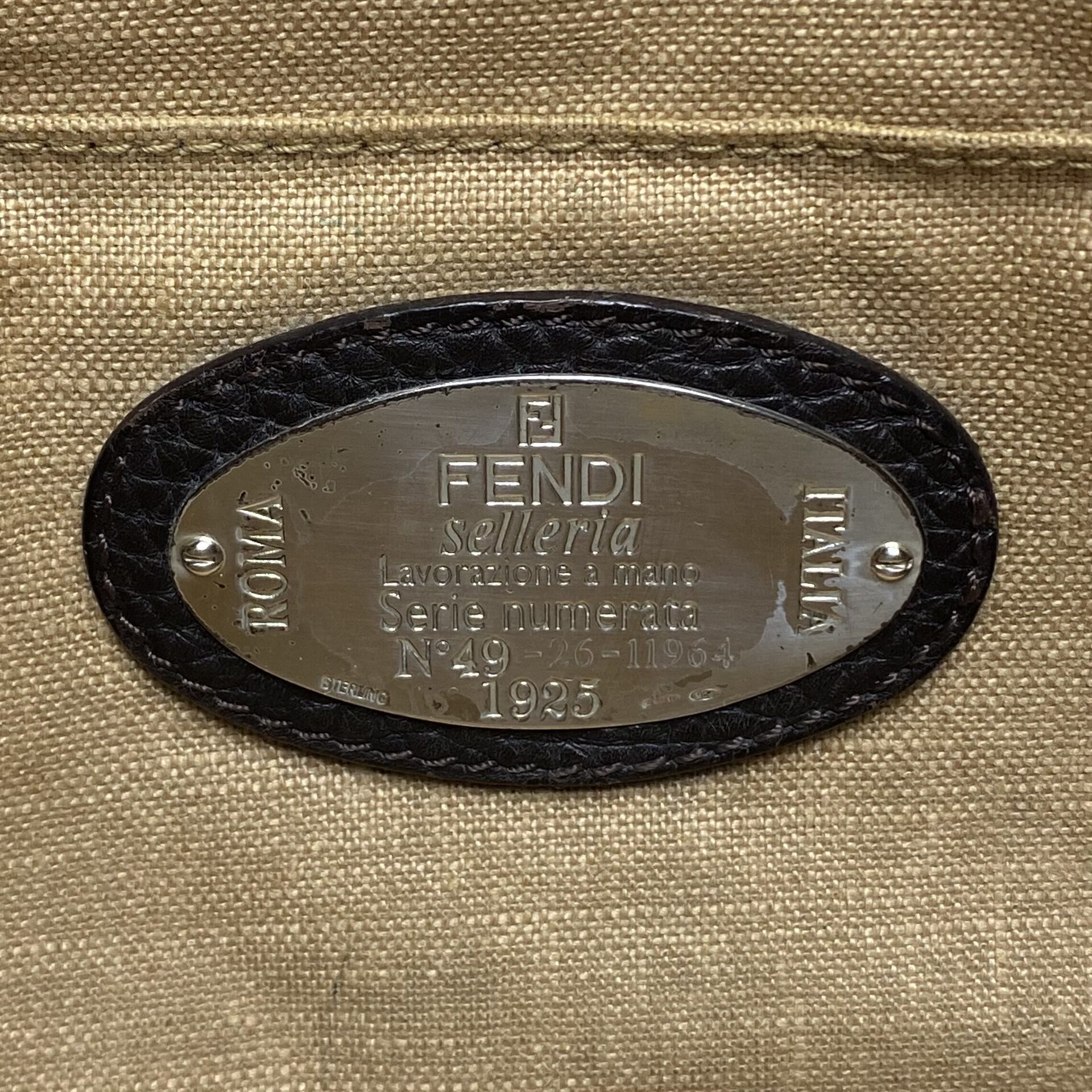 Bolsa Fendi Anna Selleria Buckle Marrom