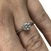 Anel Ouro Branco Solitário - 0.92 ct.