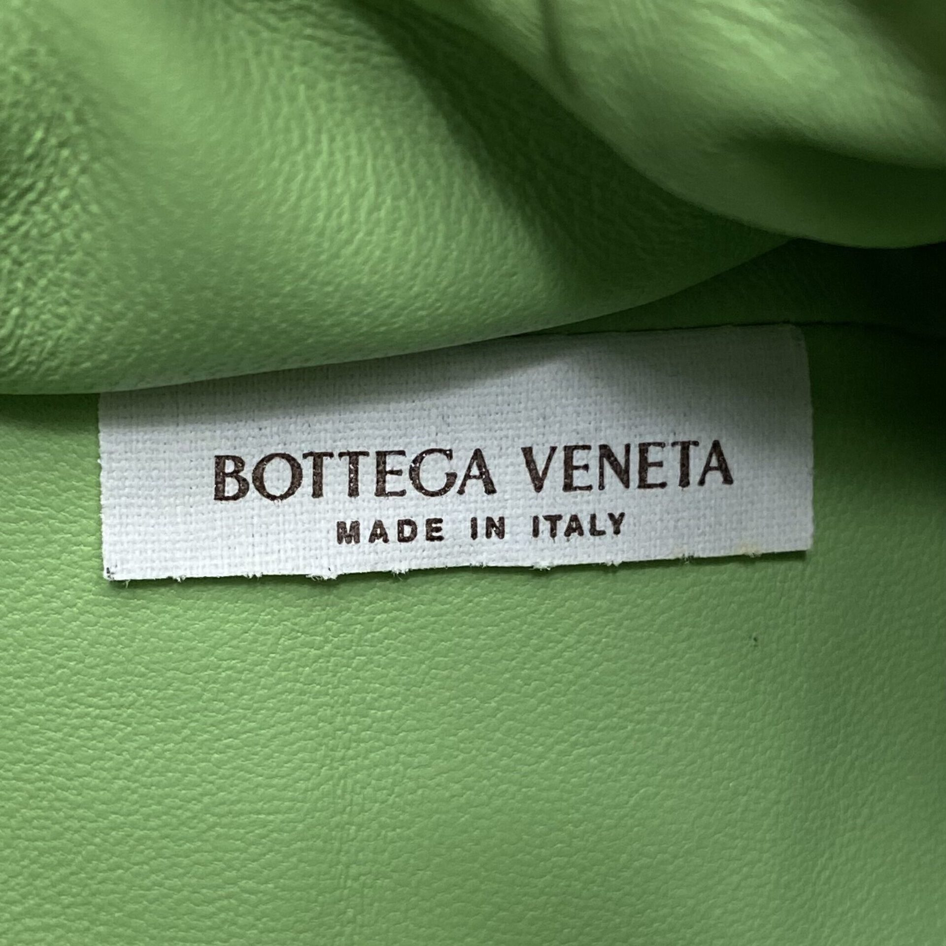 Bolsa Bottega Veneta The Mini Pouch Verde