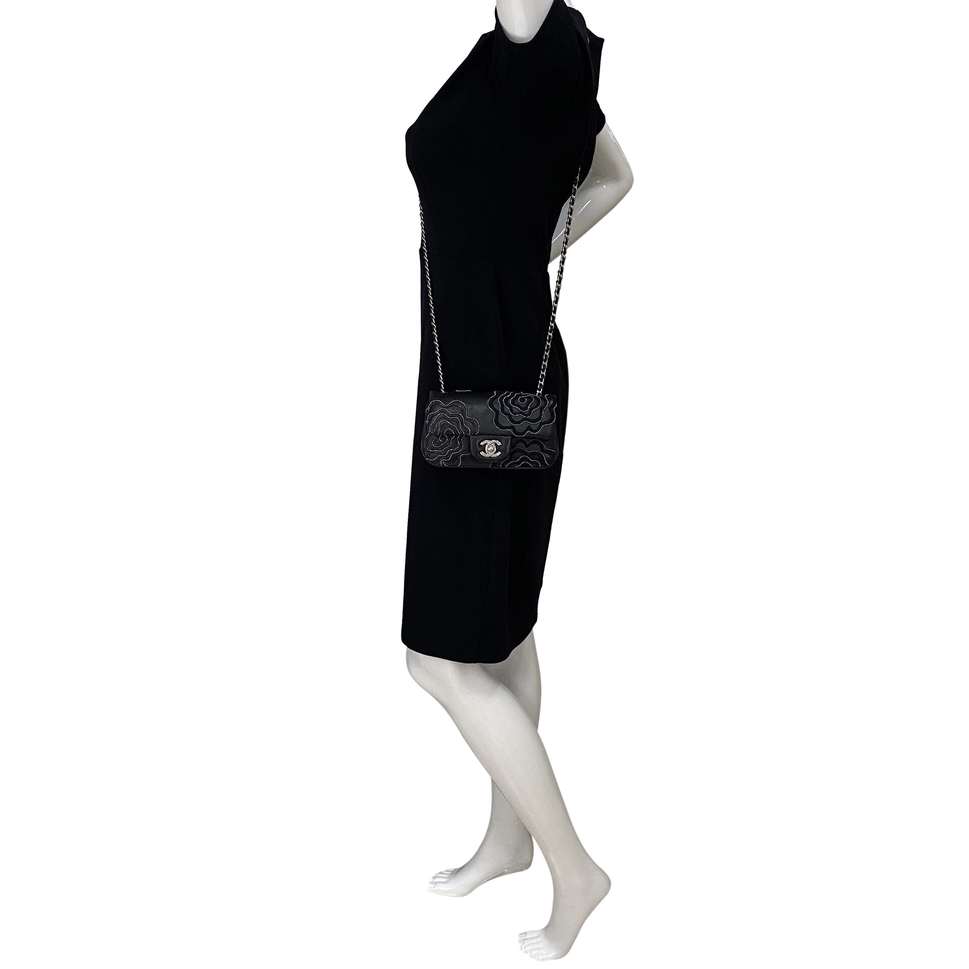 Bolsa Chanel Mini Bordada Preta