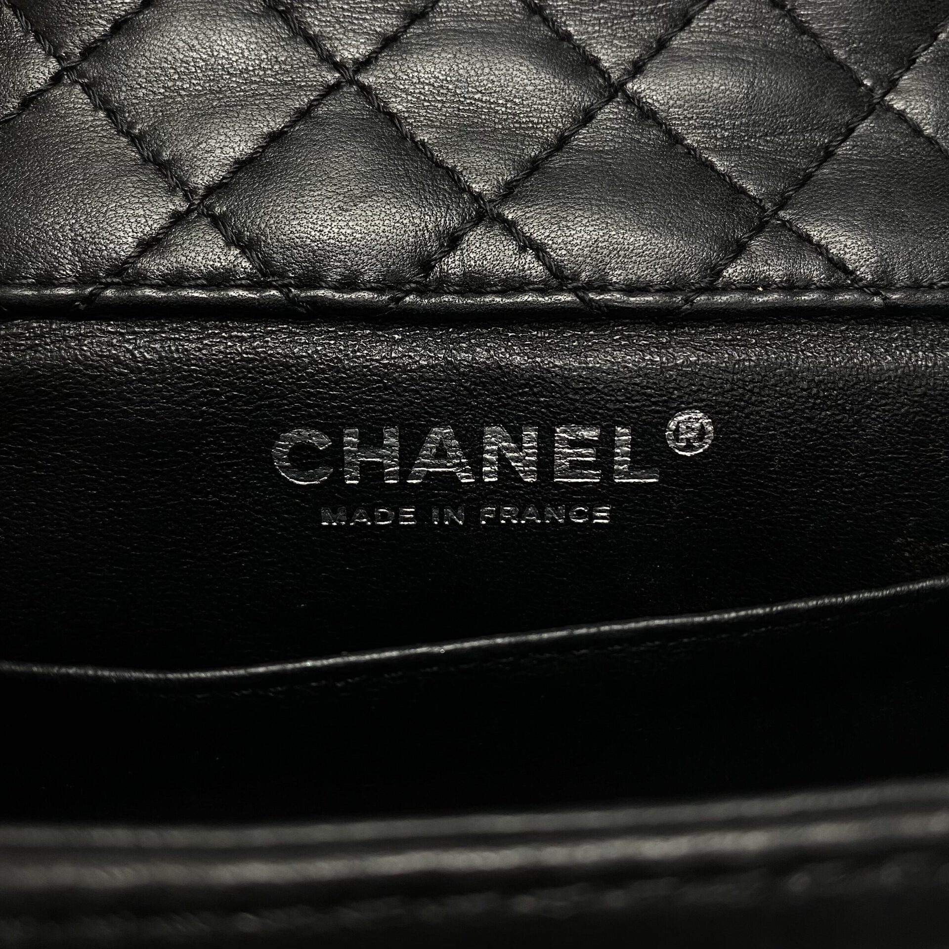 Bolsa Chanel Mini Bordada Preta