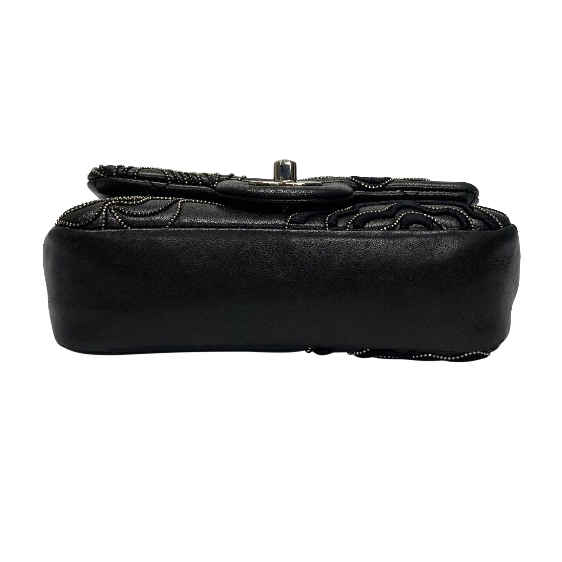 Bolsa Chanel Mini Bordada Preta