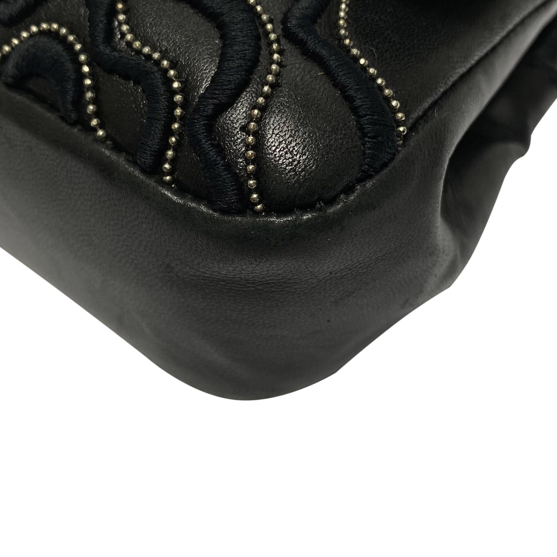 Bolsa Chanel Mini Bordada Preta