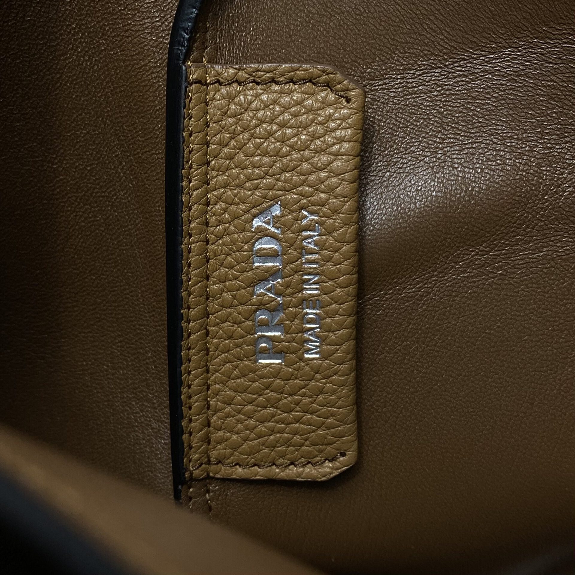 Bolsa Prada Tote Caramelo