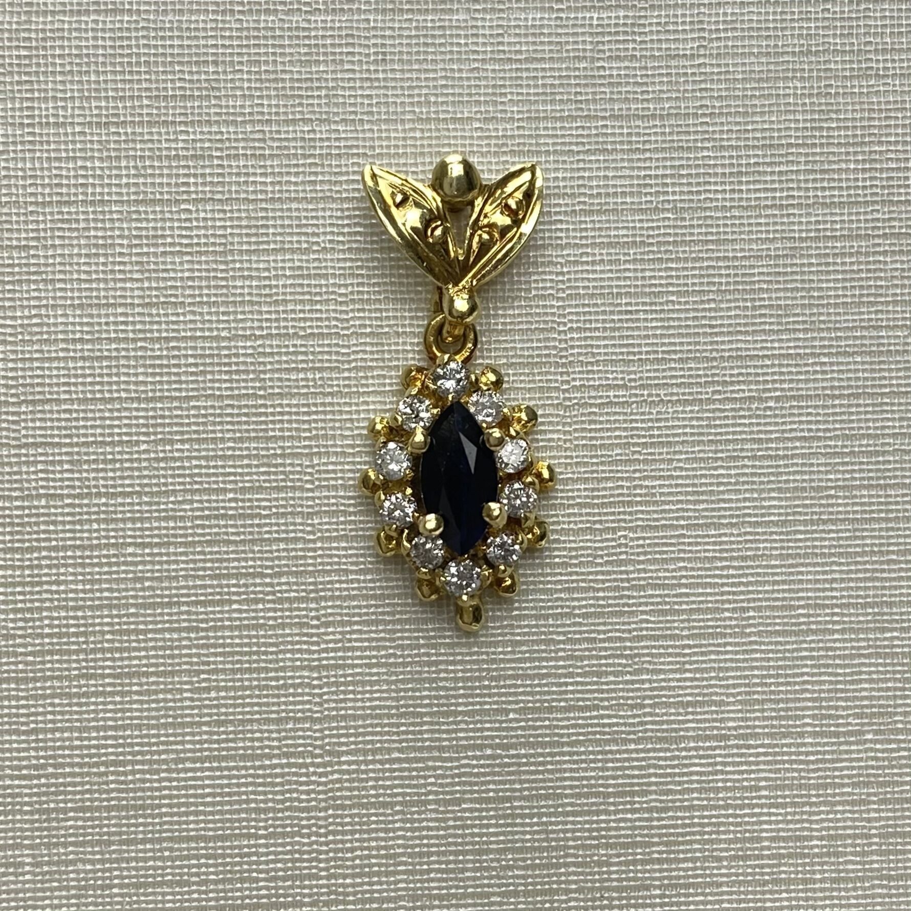 Par de Brincos Ouro Amarelo e Safiras