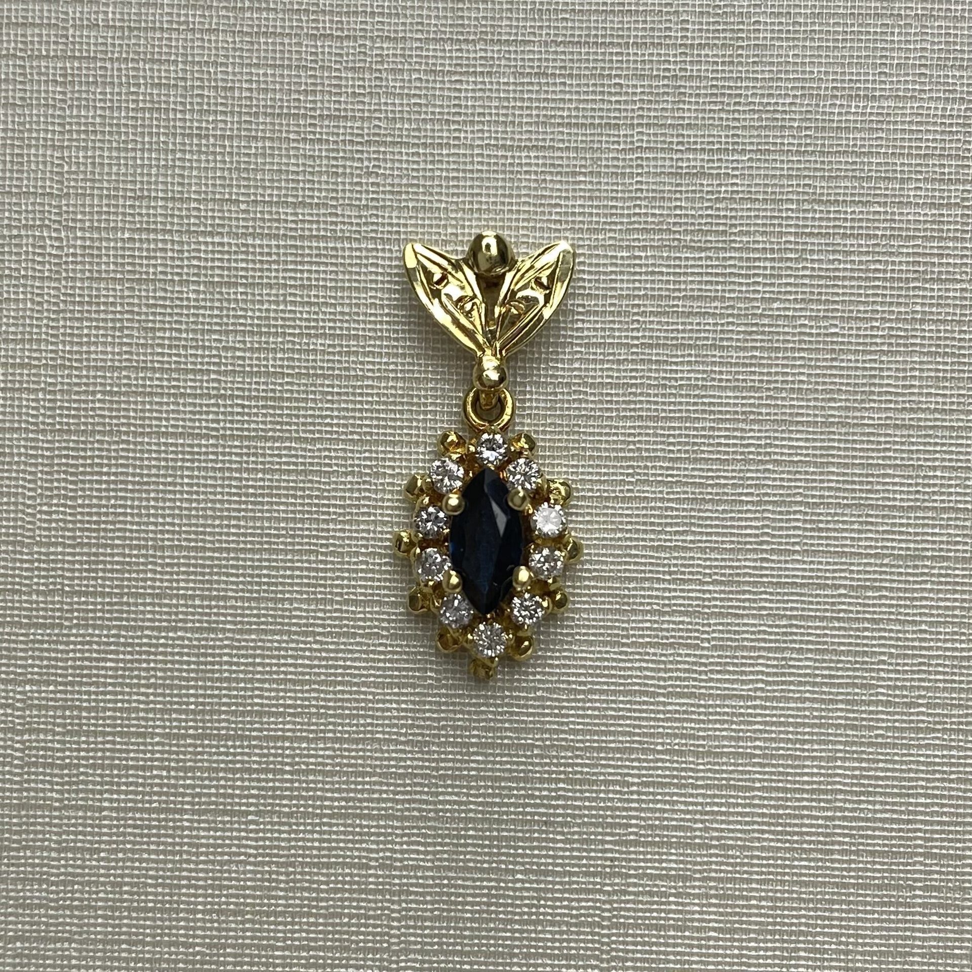 Par de Brincos Ouro Amarelo e Safiras