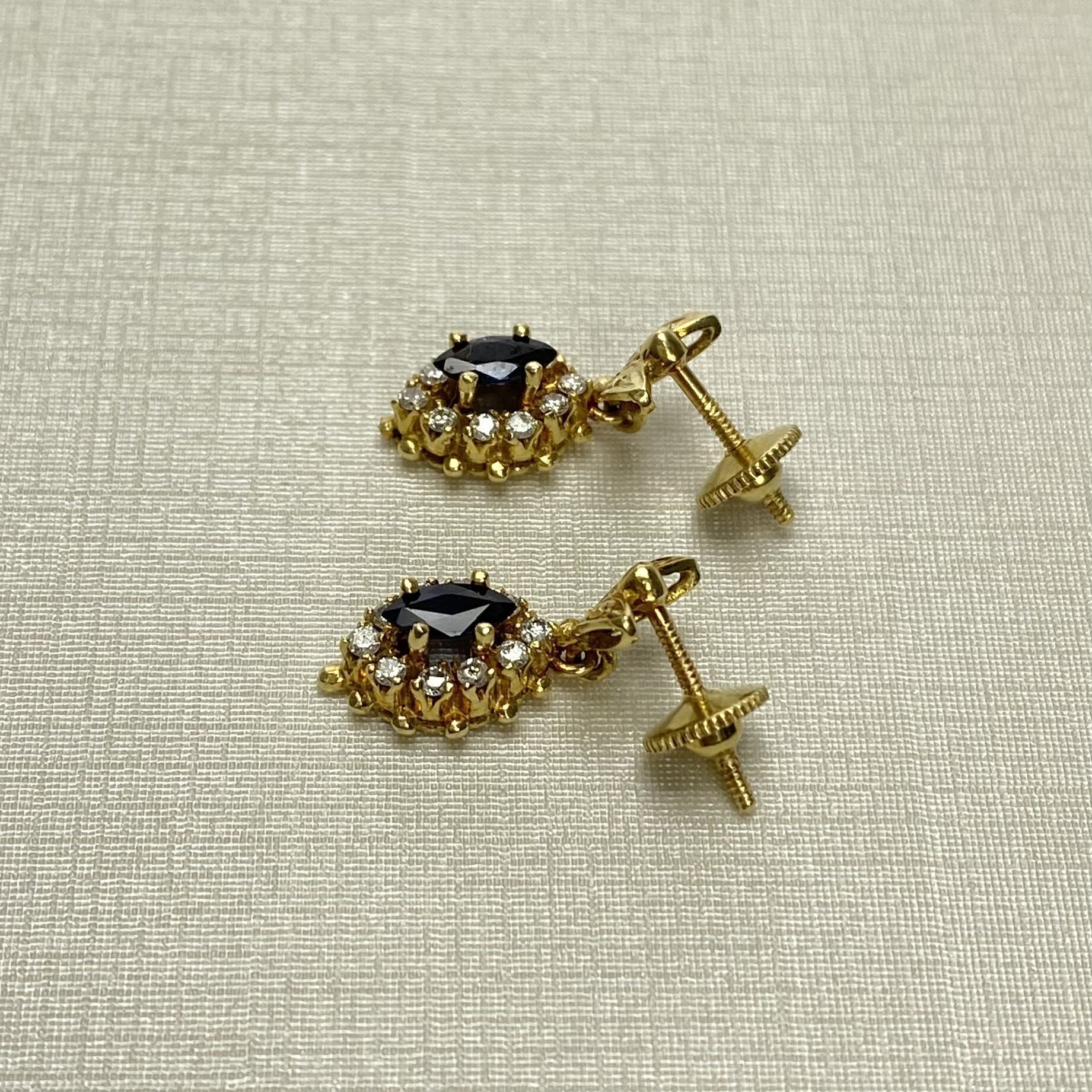 Par de Brincos Ouro Amarelo e Safiras