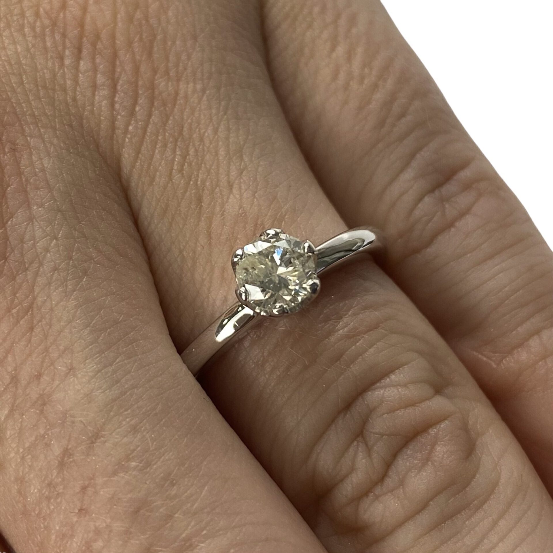 Anel Ouro Branco Solitário - 0.64 ct.