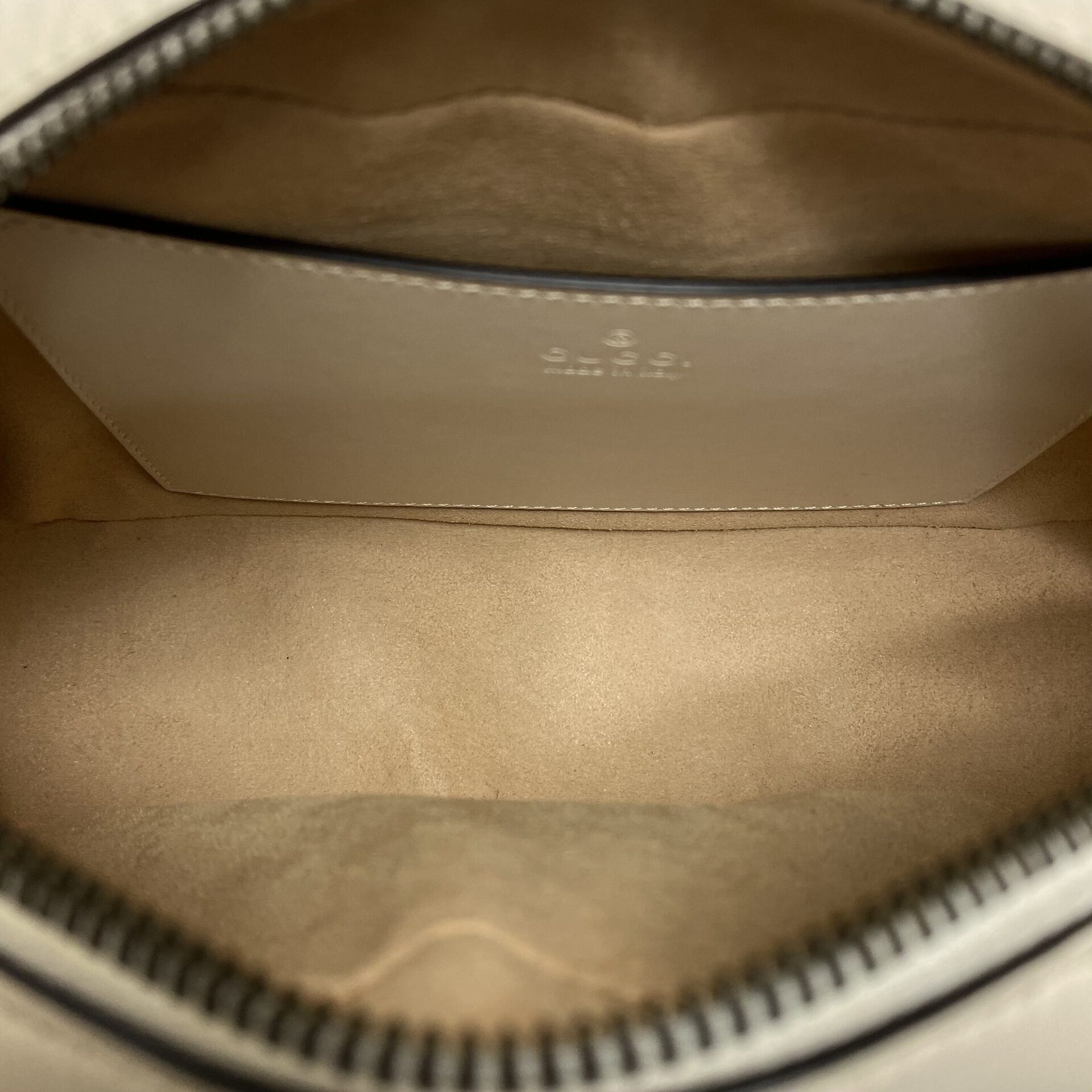 Bolsa Gucci GG Marmont Off White