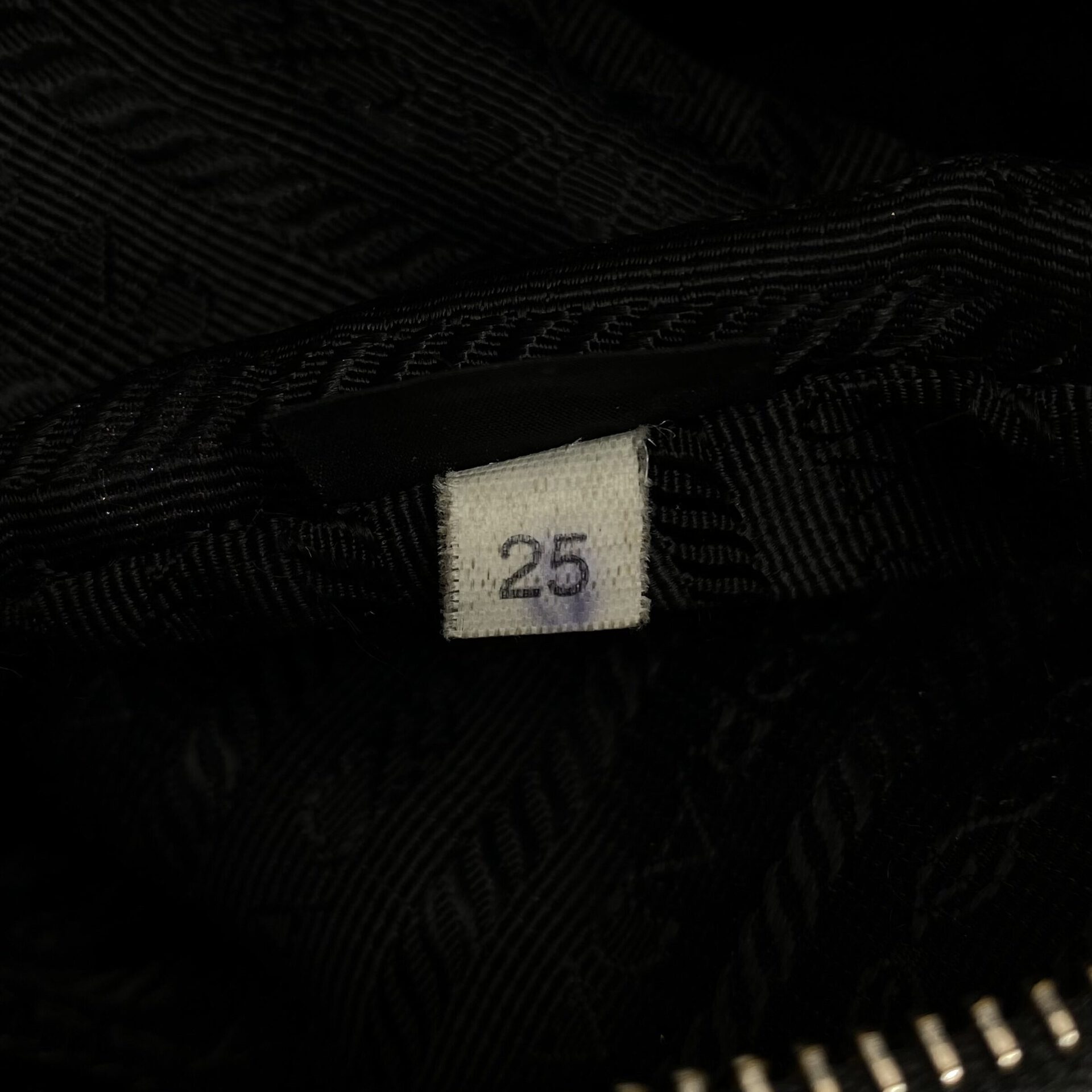 Bolsa Prada Re-Edition 2005