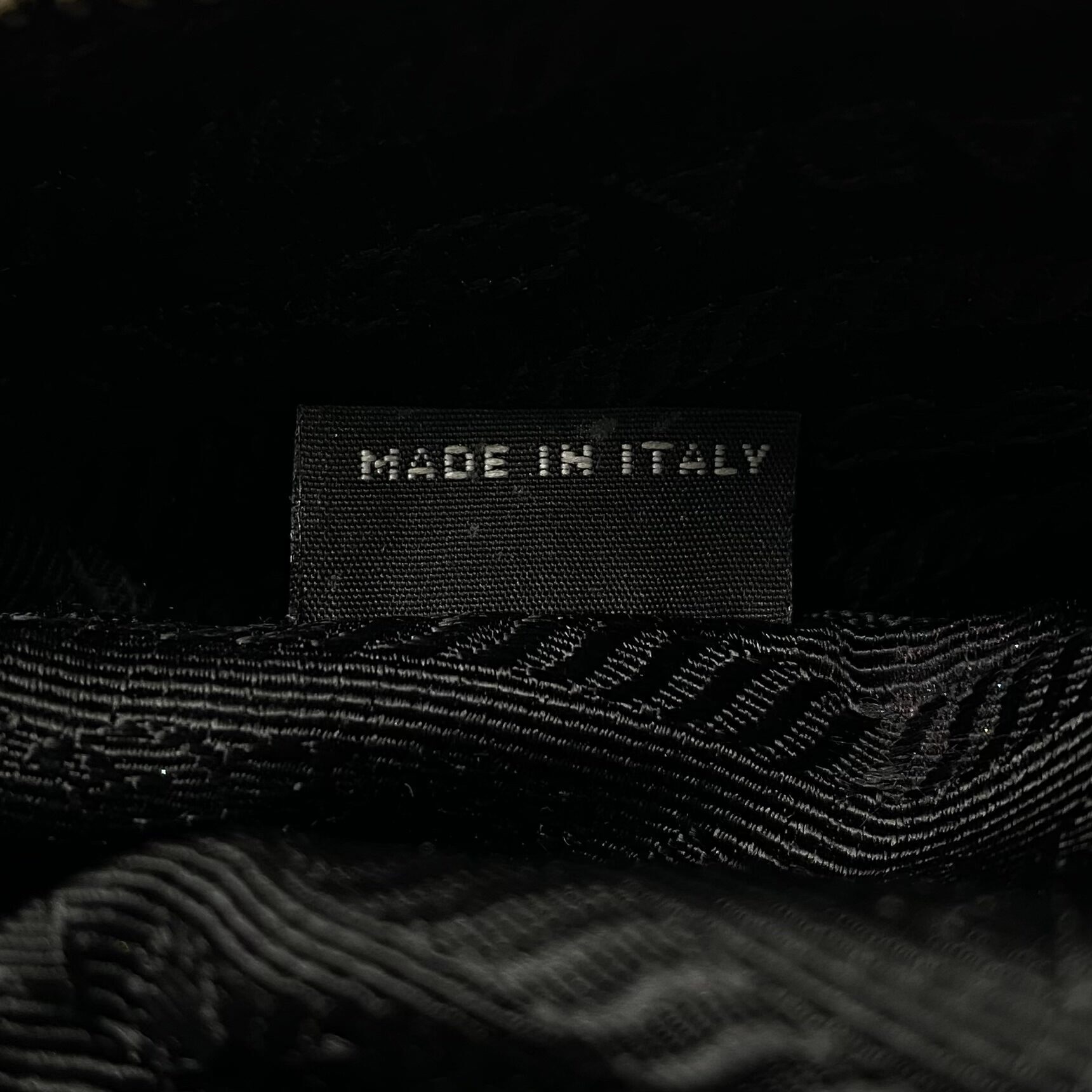 Bolsa Prada Re-Edition 2005