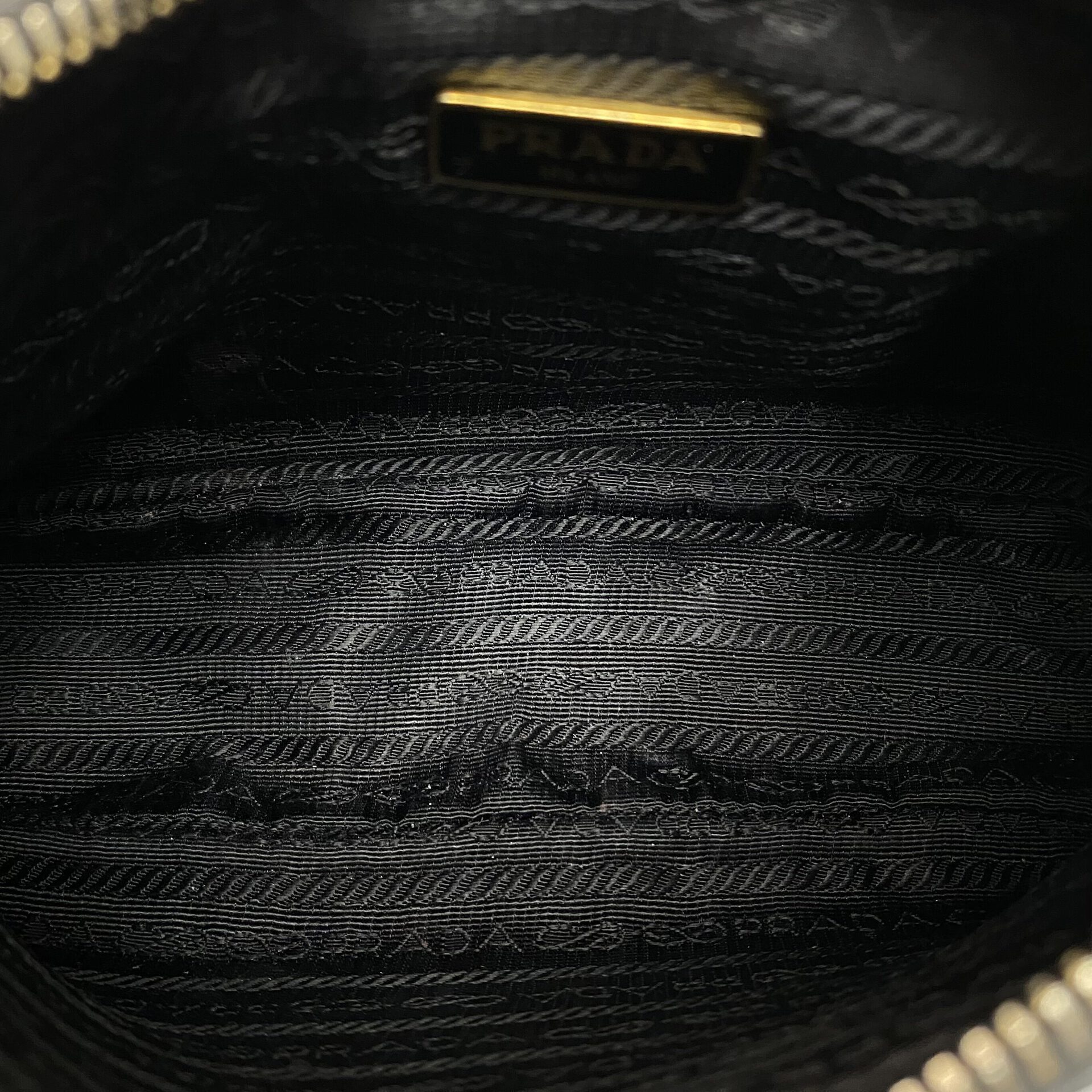 Bolsa Prada Re-Edition 2005