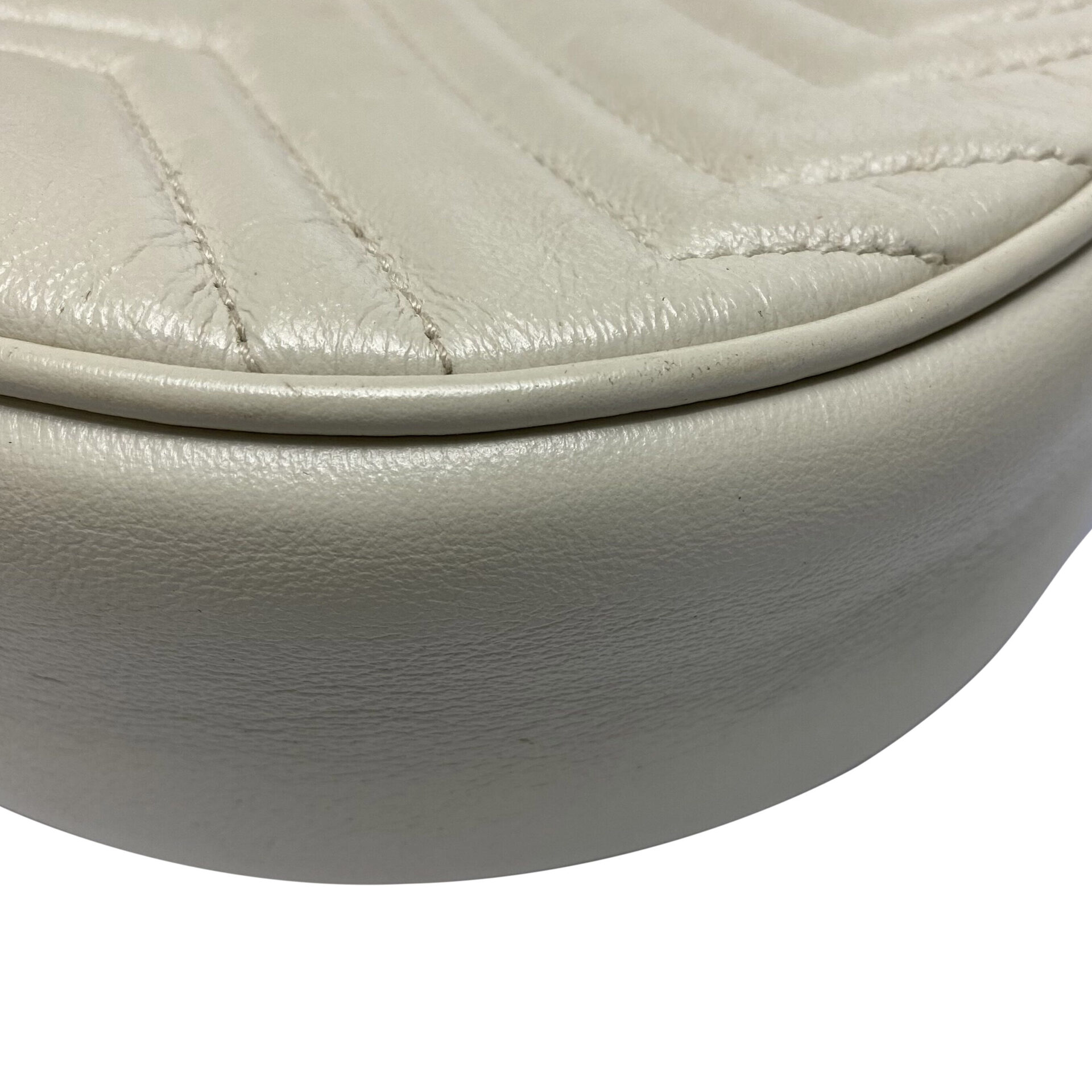 Bolsa Gucci GG Marmont Round Off White