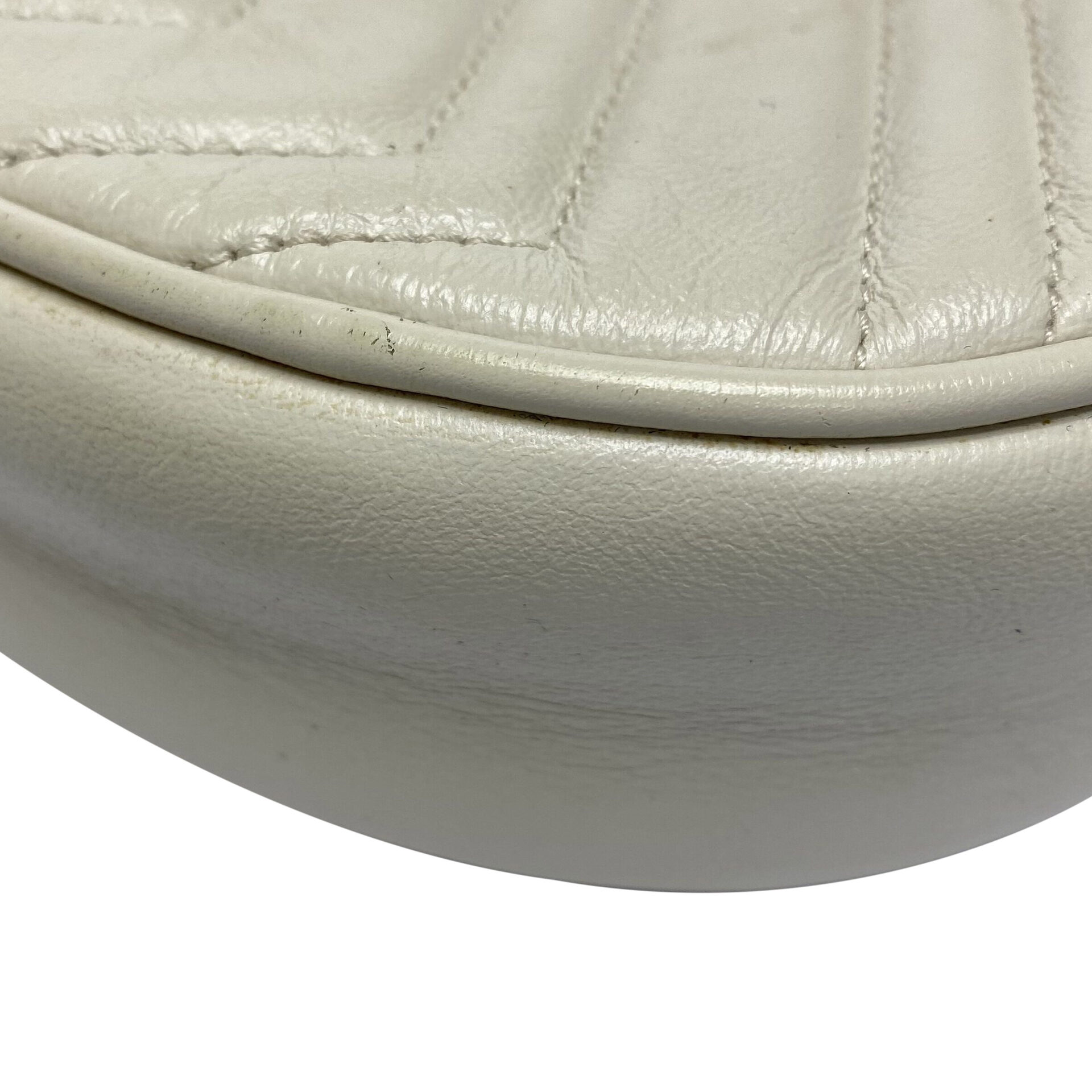 Bolsa Gucci GG Marmont Round Off White