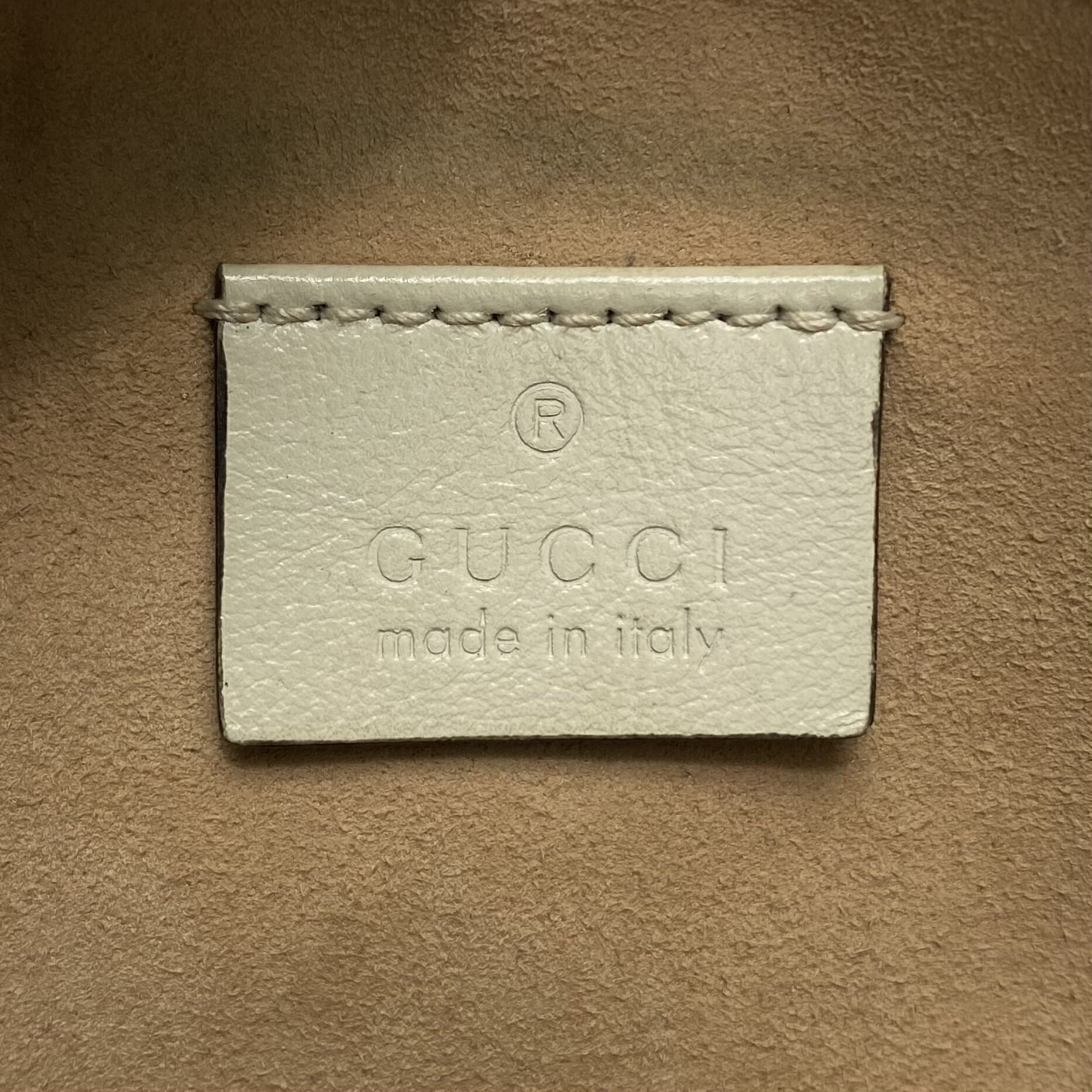 Bolsa Gucci GG Marmont Round Off White