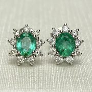 Par de Brincos Princesa Esmeralda e Diamantes