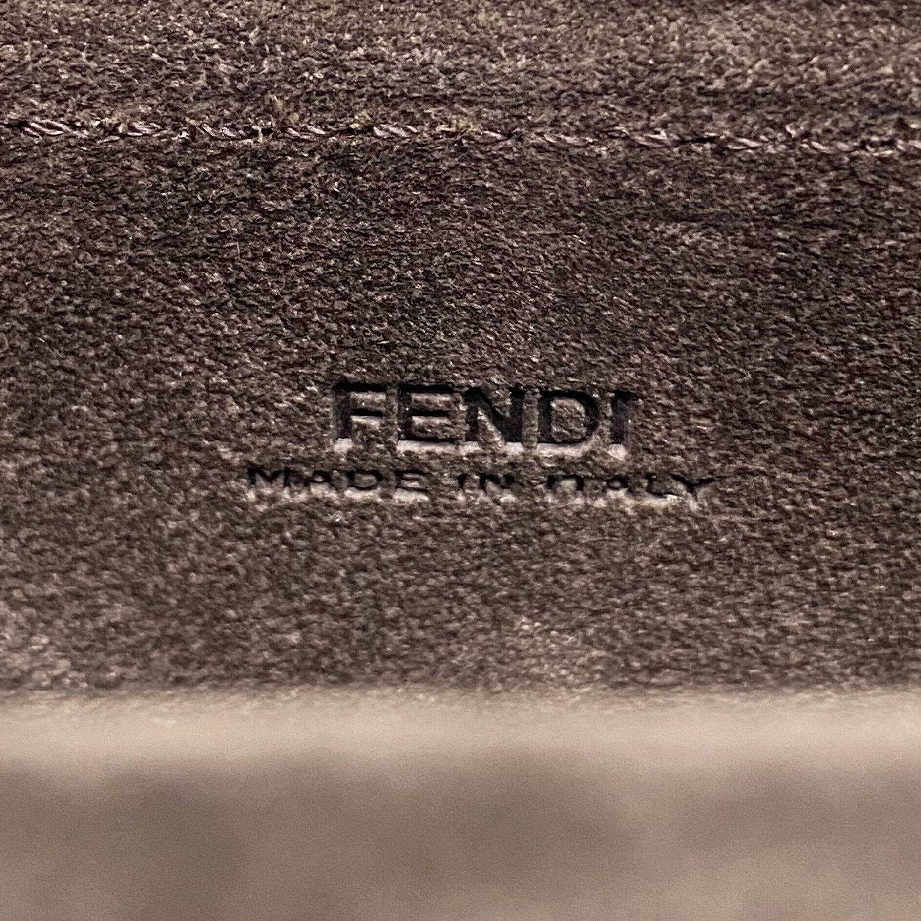 Bolsa Fendi Phone Pouch Baguette Soft Trunck