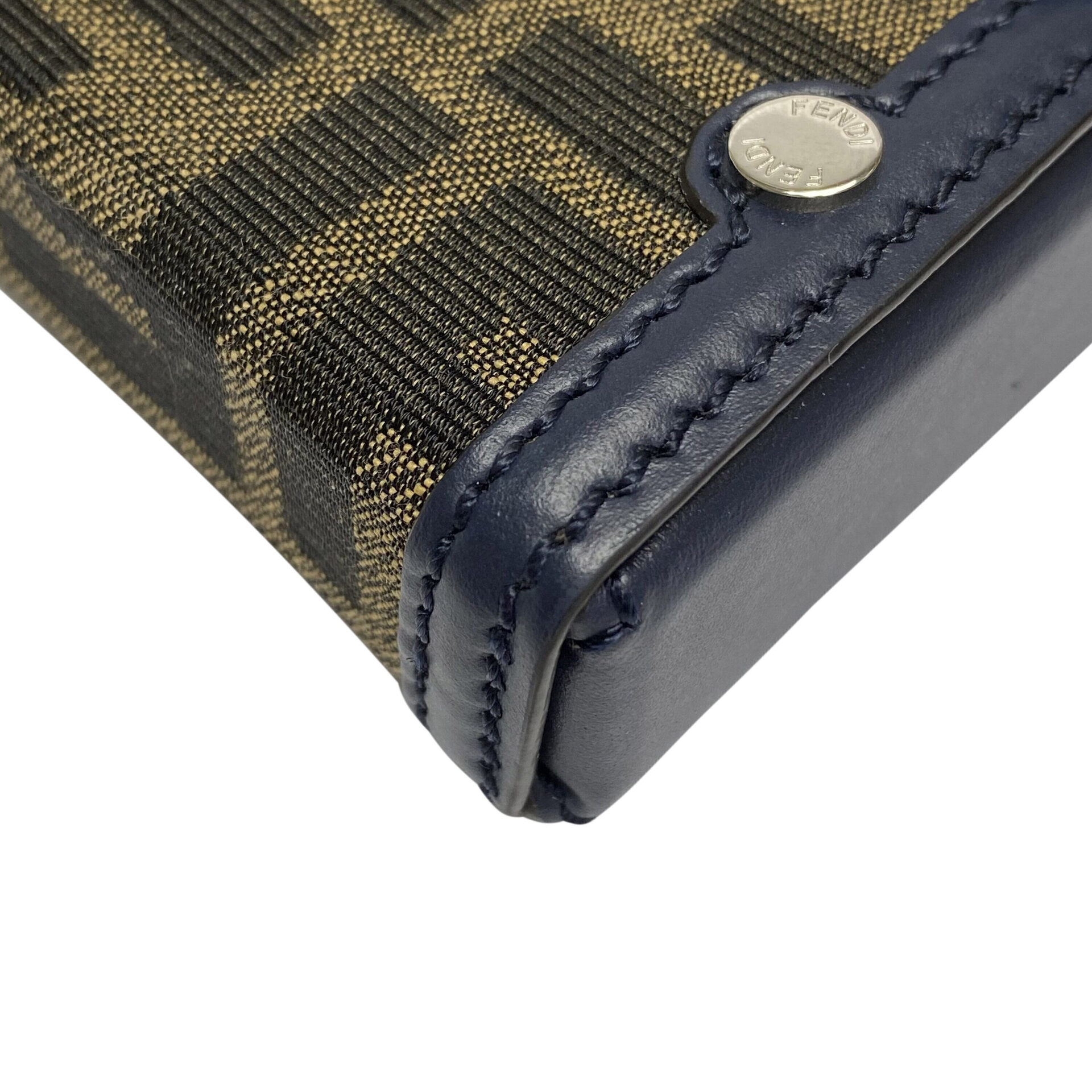 Bolsa Fendi Phone Pouch Baguette Soft Trunck