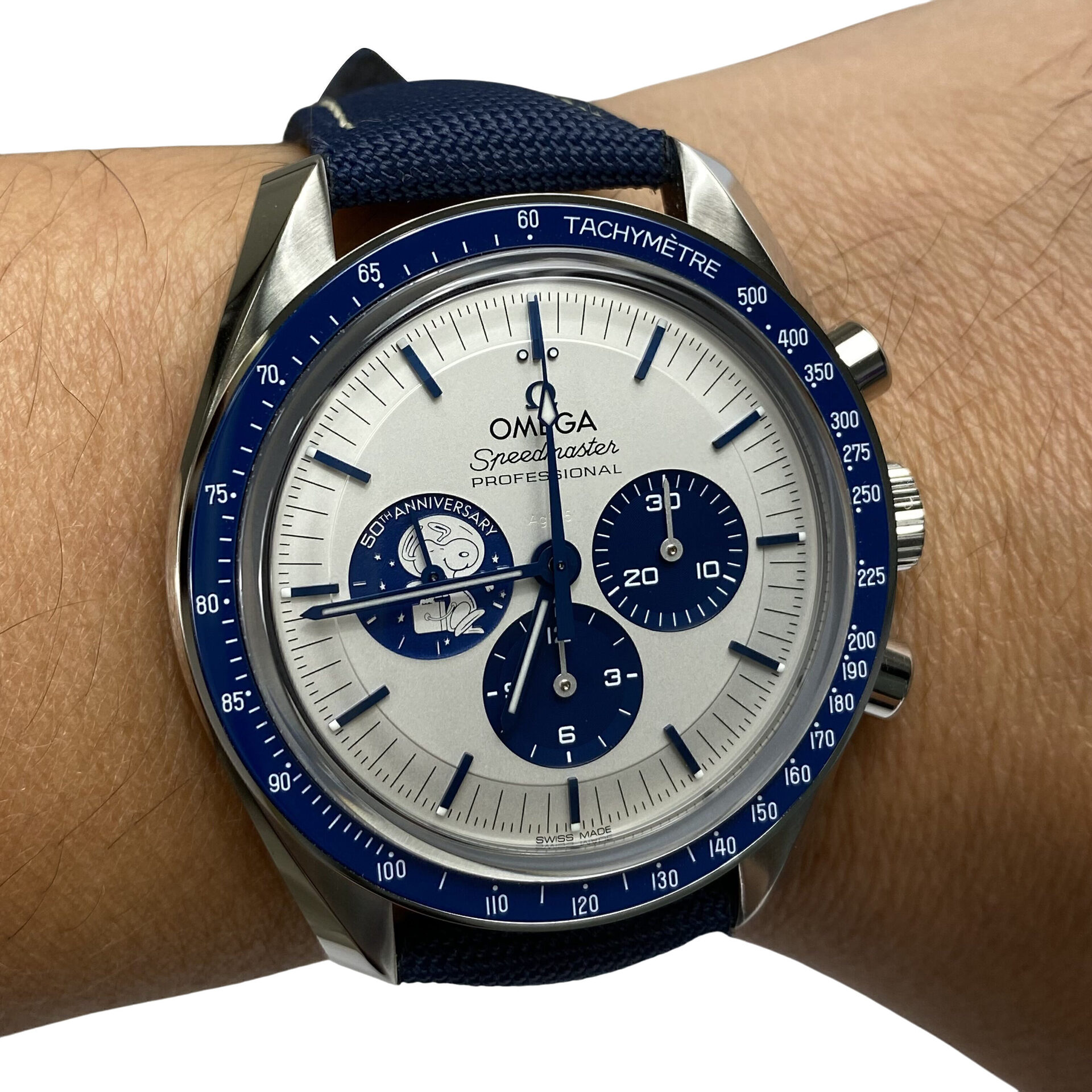 Relógio Omega Speedmaster Silver Snoopy Award 50th Anniversary