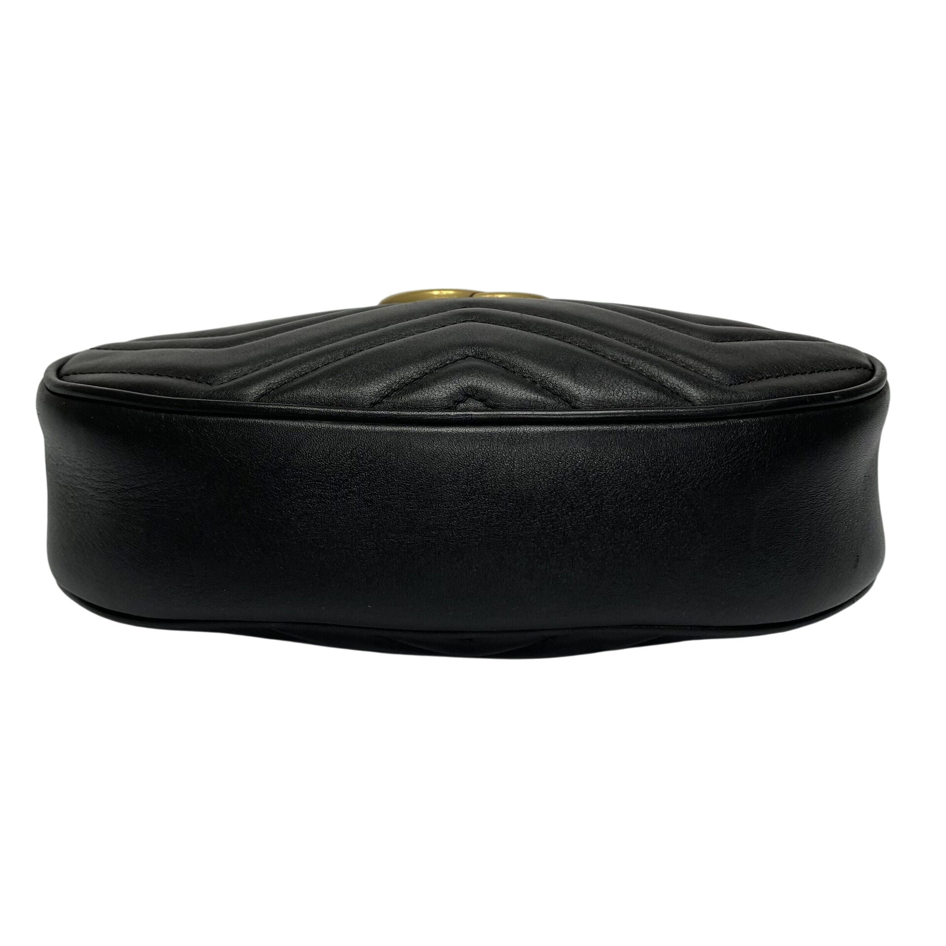 Pochete Gucci GG Marmont Preta