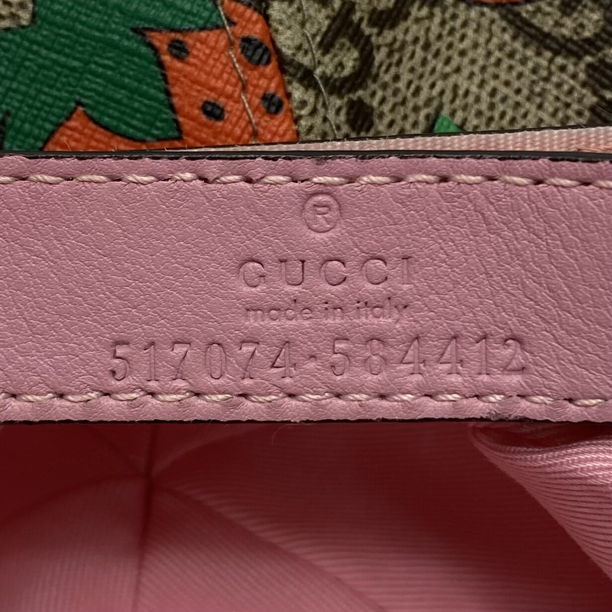 Boné Gucci Morangos e Monograma GG