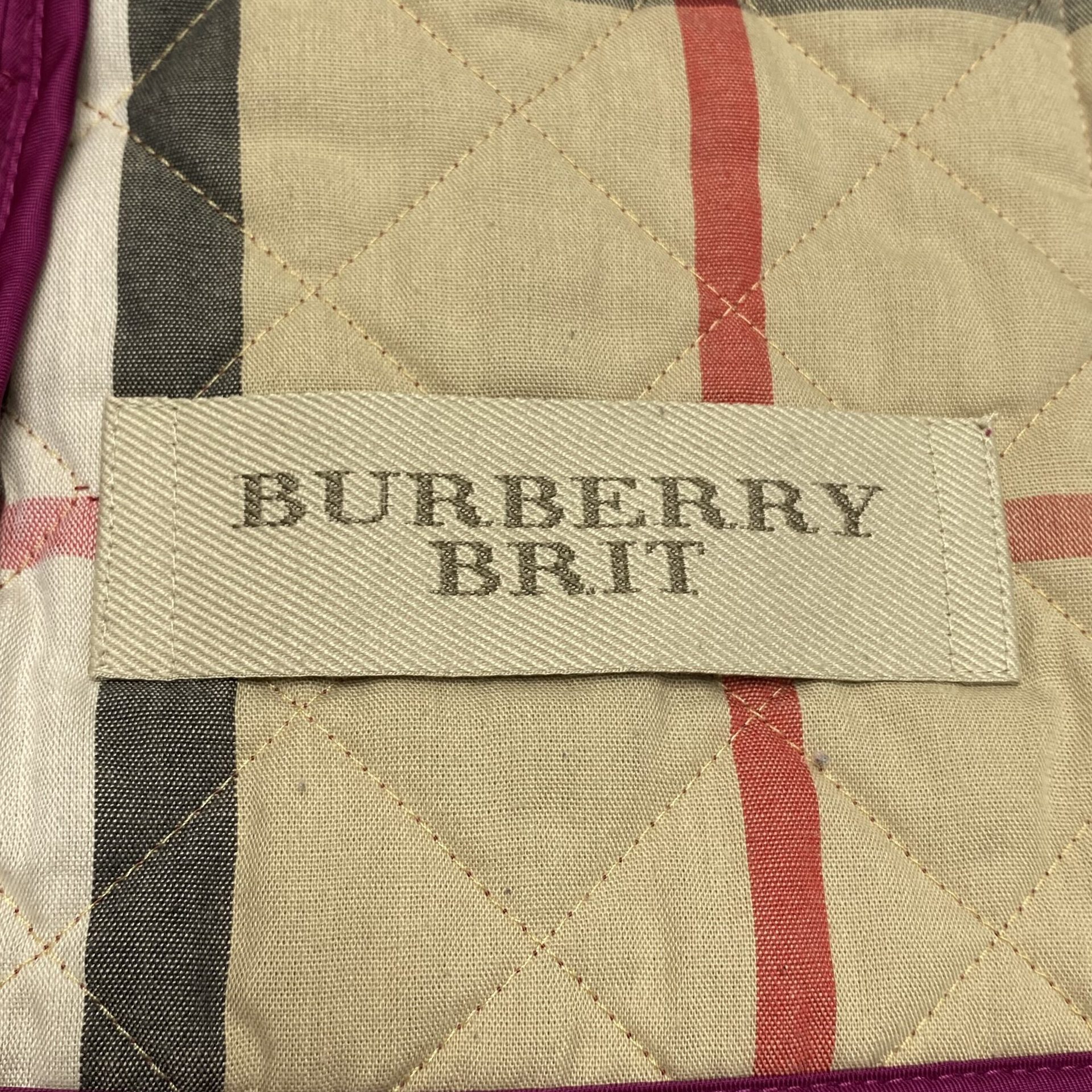 Casaco Burberry Matelassê Roxo