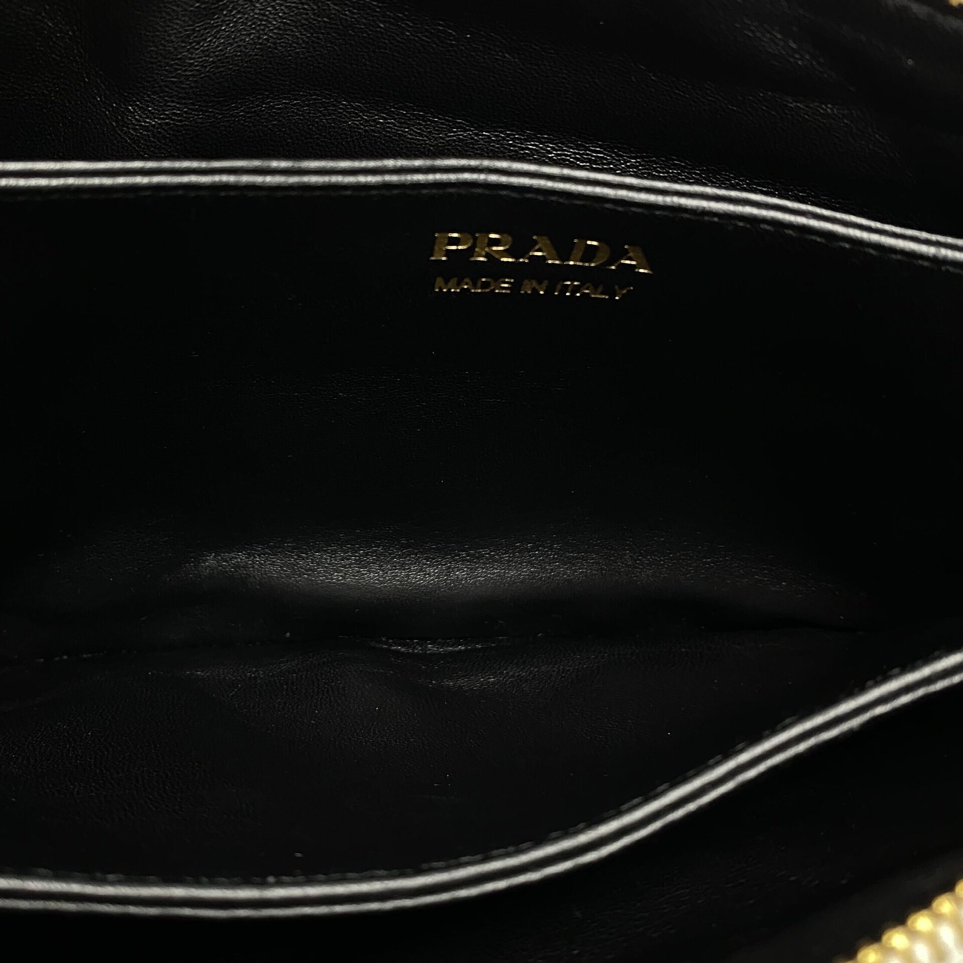 Bolsa Prada Quilted Nappa Leather Shoulder Bag