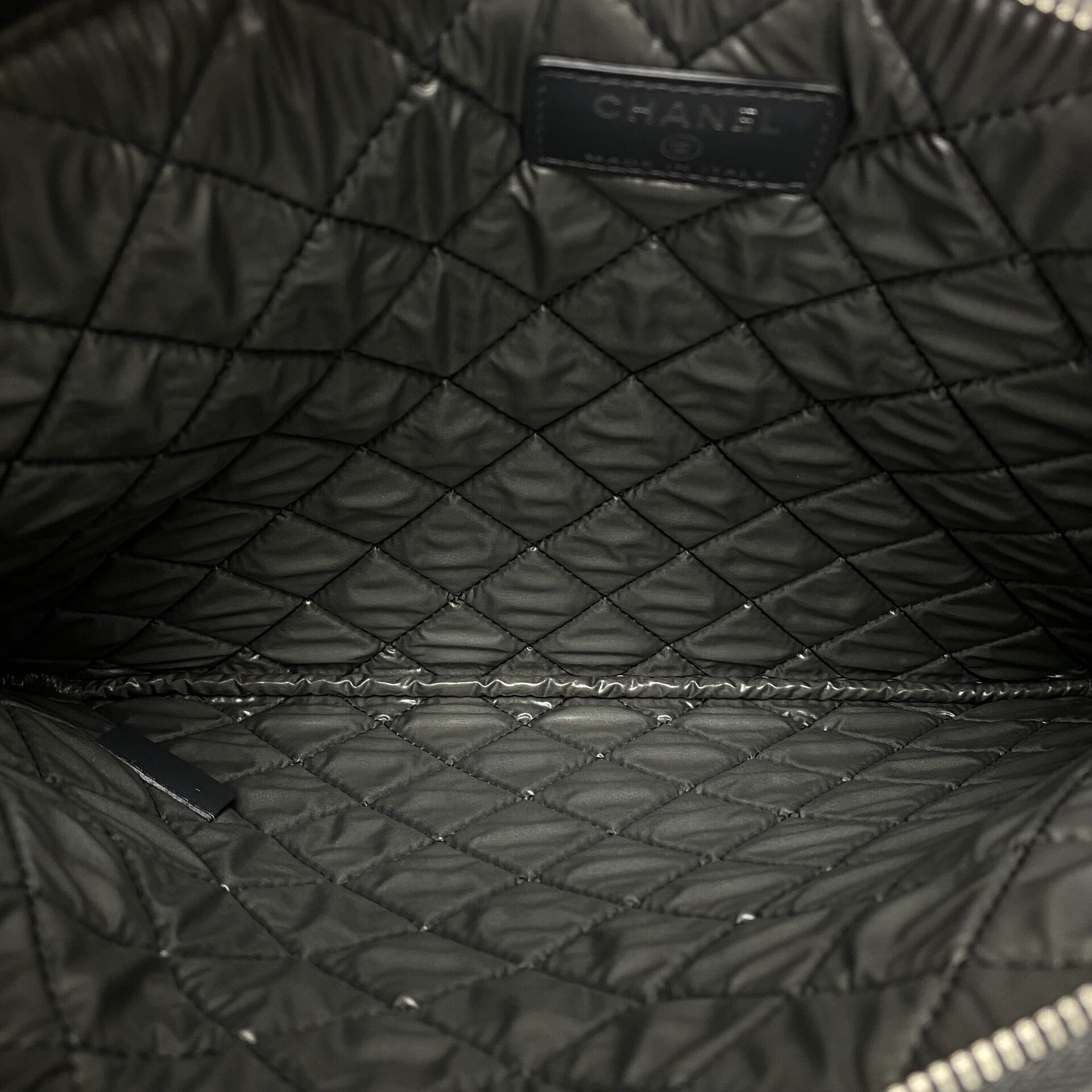 Clutch Chanel Deauville Pouch Cinza