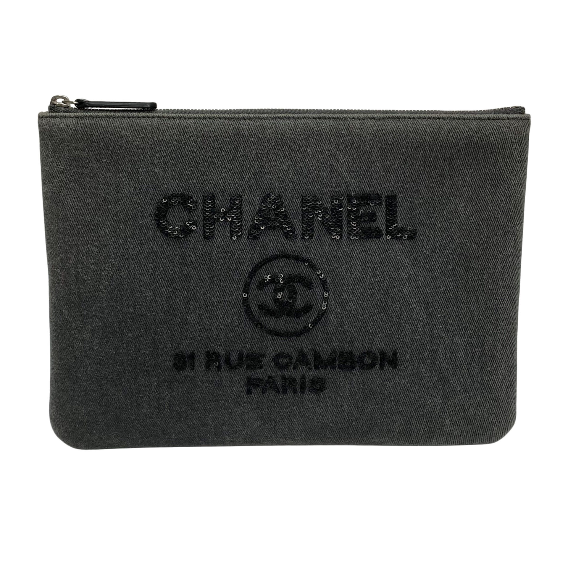 Clutch Chanel Deauville Pouch Cinza