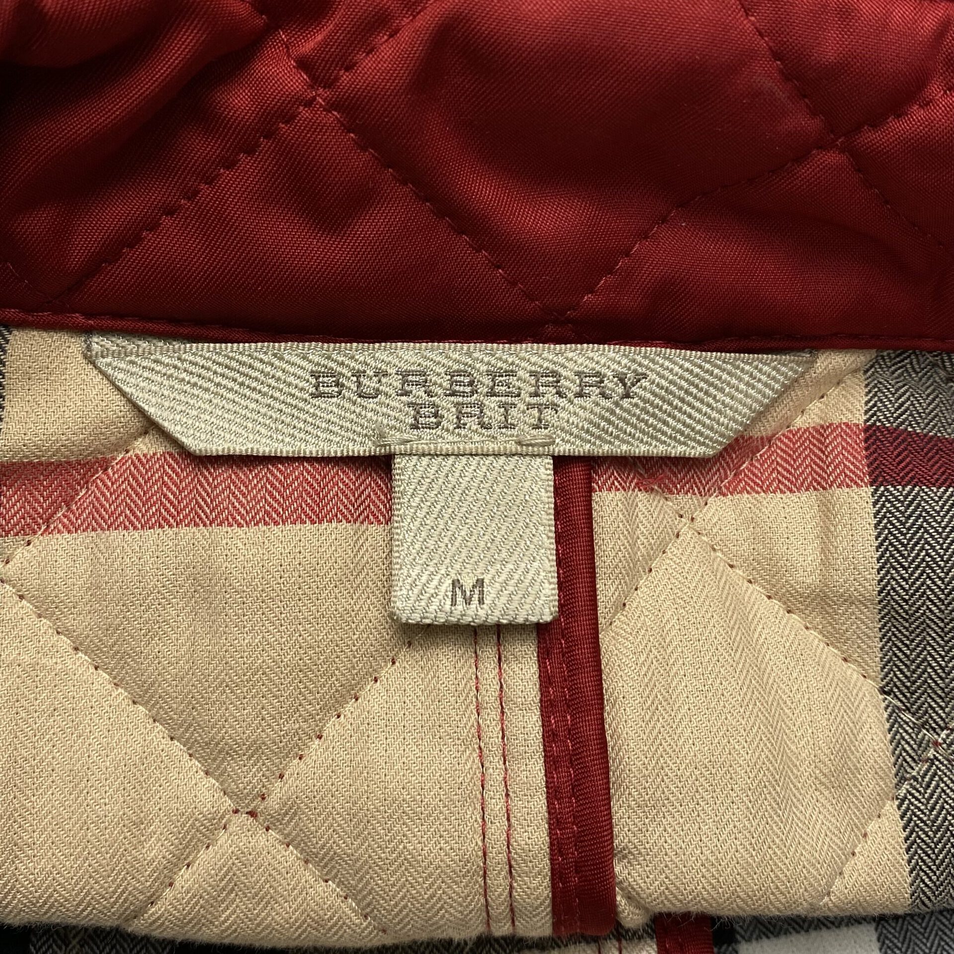 Casaco Burberry Matelassê Vermelho